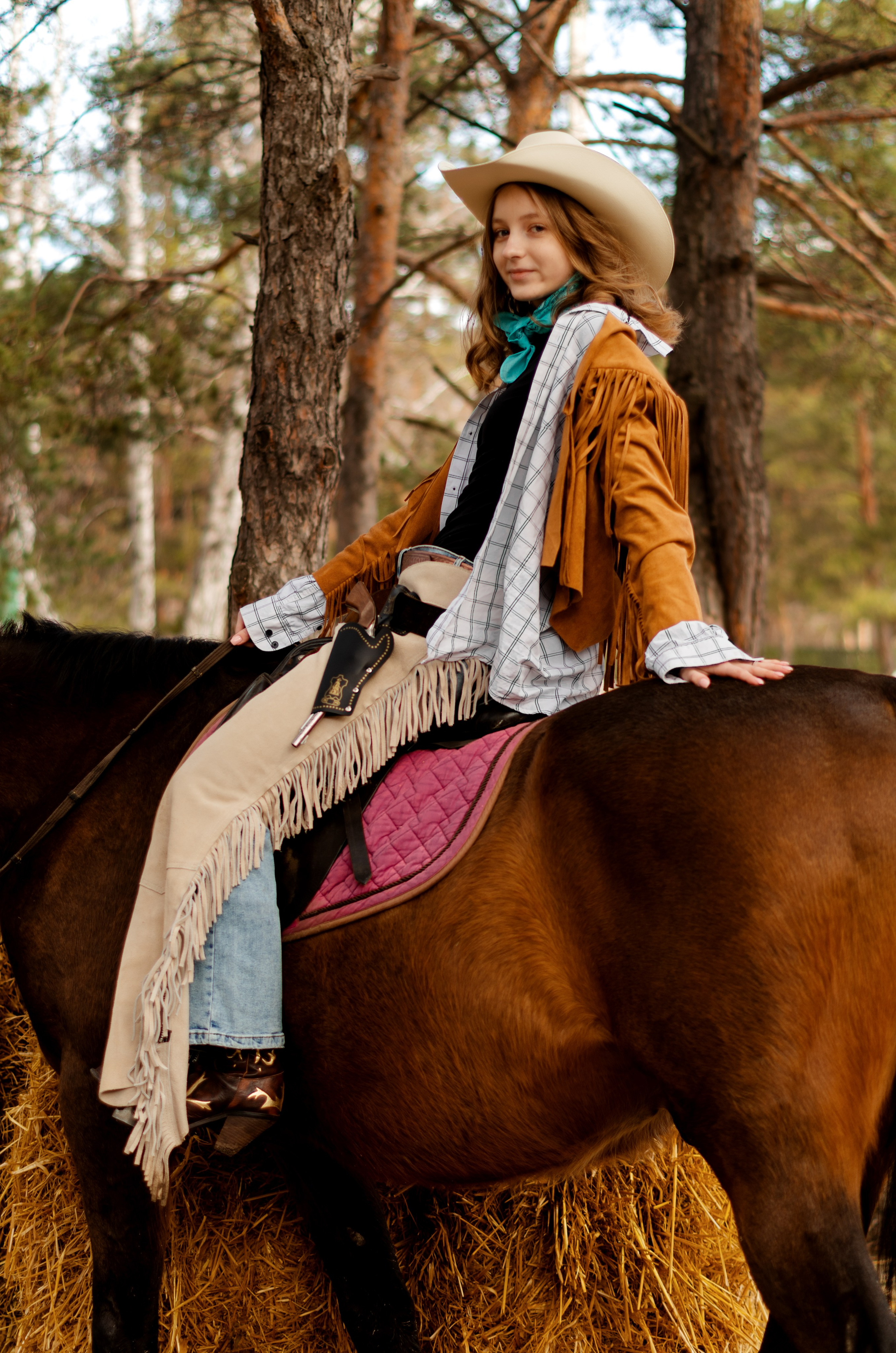 Ковбойская девчонка. Фотограф Марина Доглядная Челябинск фотосессии с лошадьми, мотоциклами