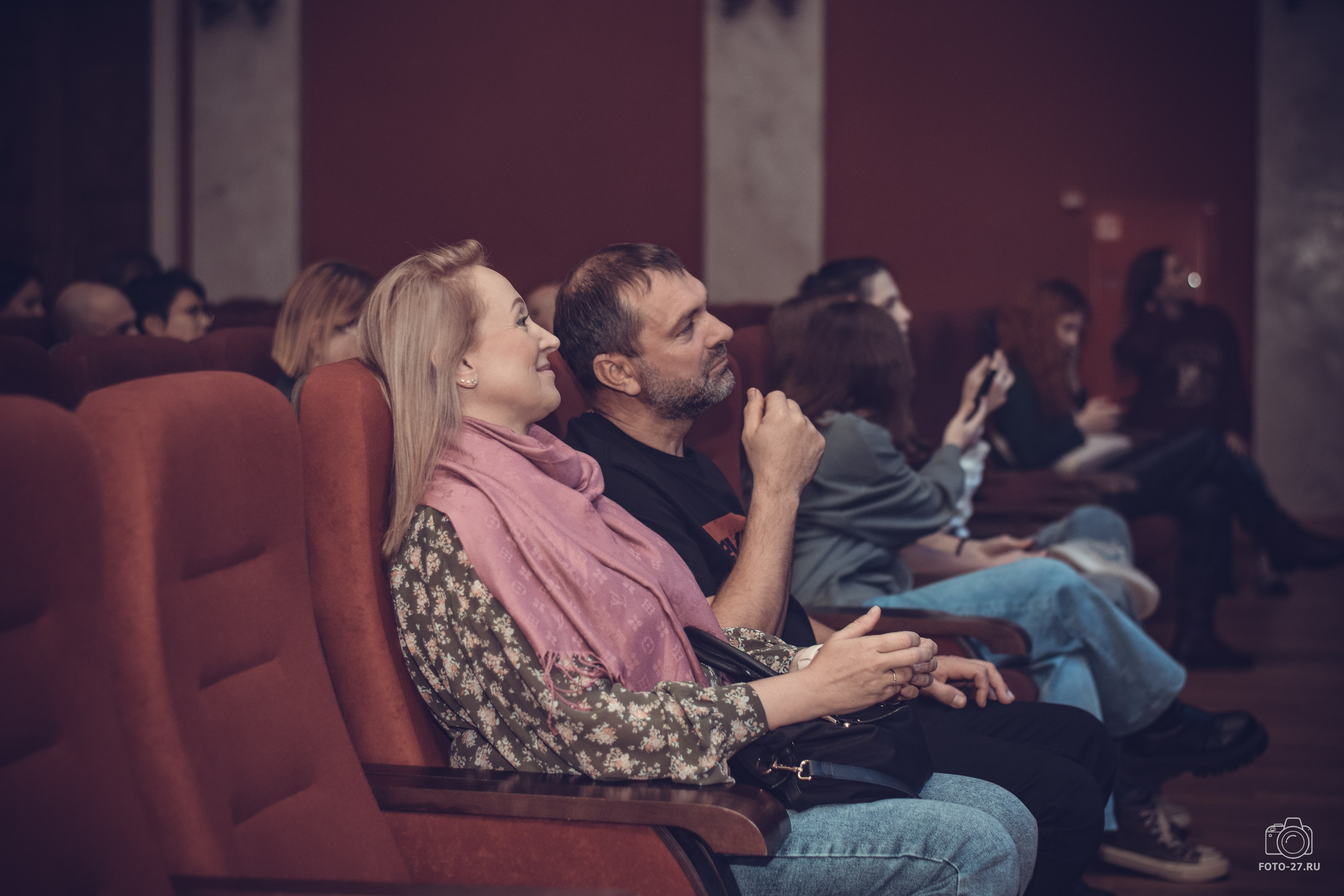 Антон Курдюмов фотограф в Хабаровске Рина Курдюмова фото27 foto27 Антон Дорофеев репортажный репортаж документалист Тони и Рина фотосоздатели ПаПаРоК Философия и любовь сольный концерт ОДОРА Хабаровск