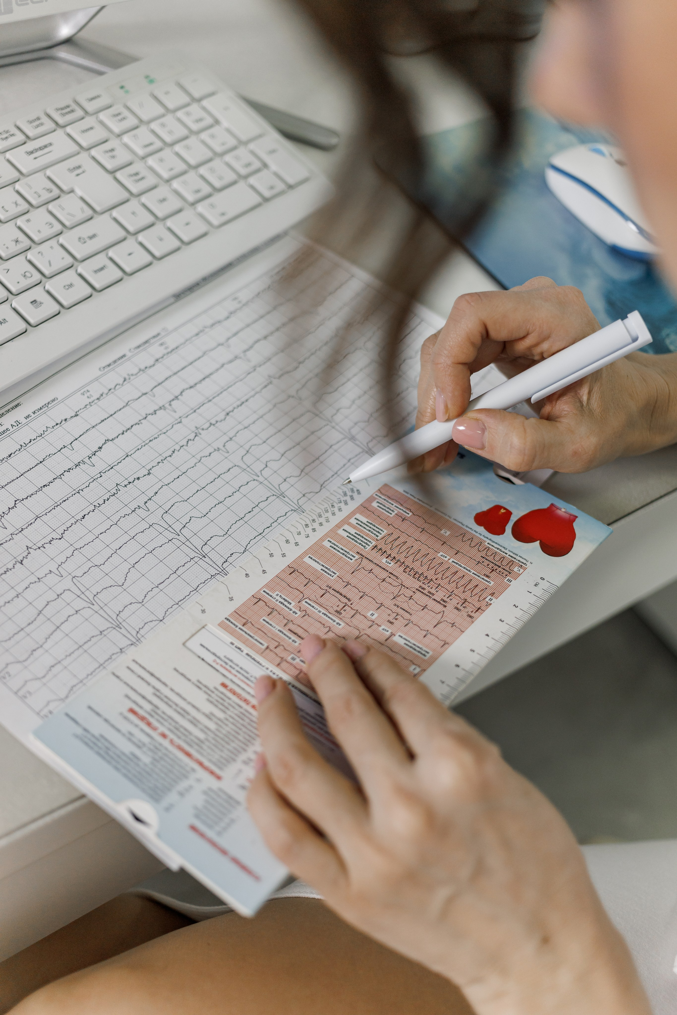 Фотосессия кардиолога в кабинете | Пример съёмки для врача | Анна Островская. КОНТЕНТ ФОТОГРАФ