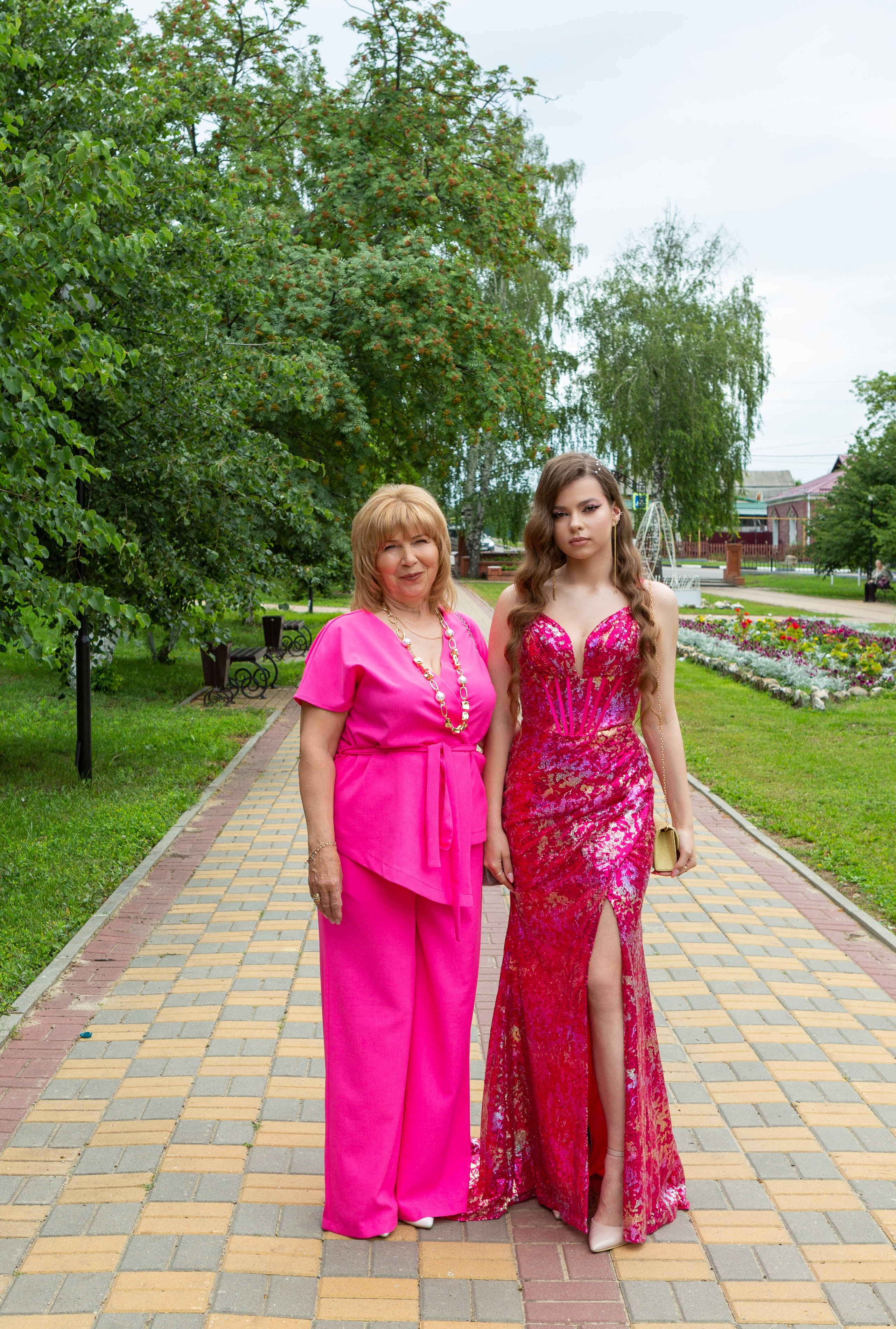 Выпускной, последний звонок. Выпускные альбомы Воронеж " СОКОЛ фото»