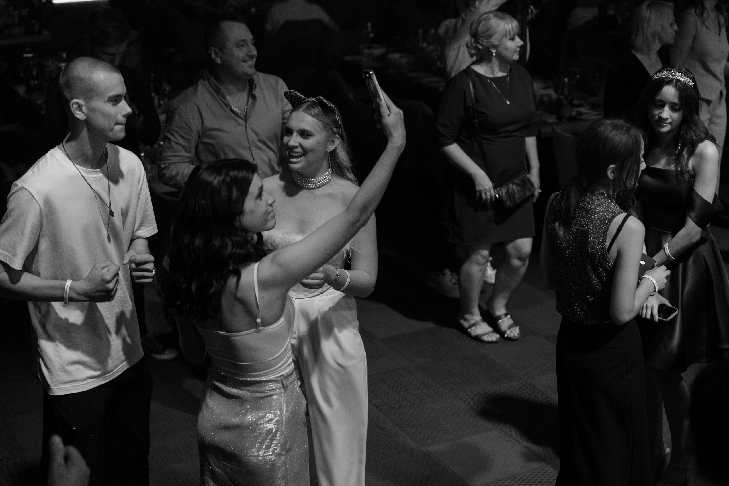 Выпускной Гимназия 7. Свадебный и репортажный фотограф Элина Козырьянова