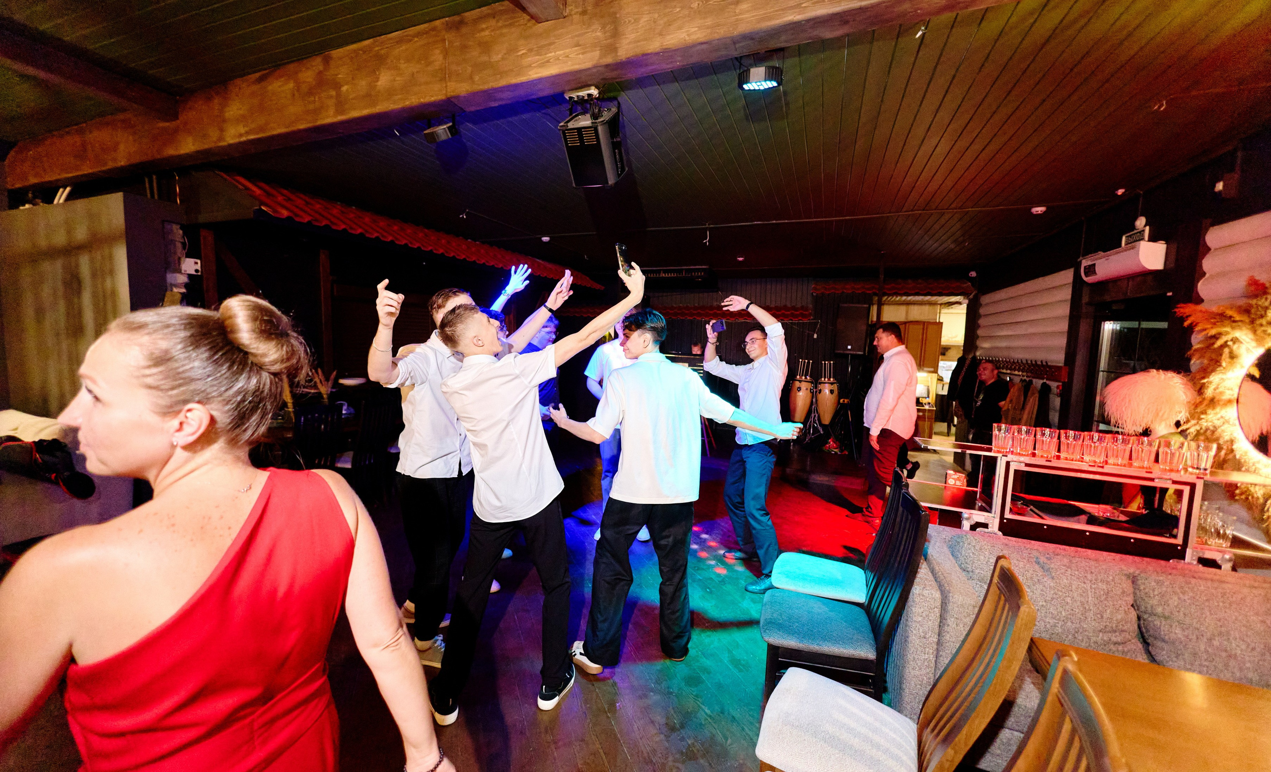 Выпускной 35 Сош. Фотограф Выпускные альбомы Таганрог Сергей Коробченко