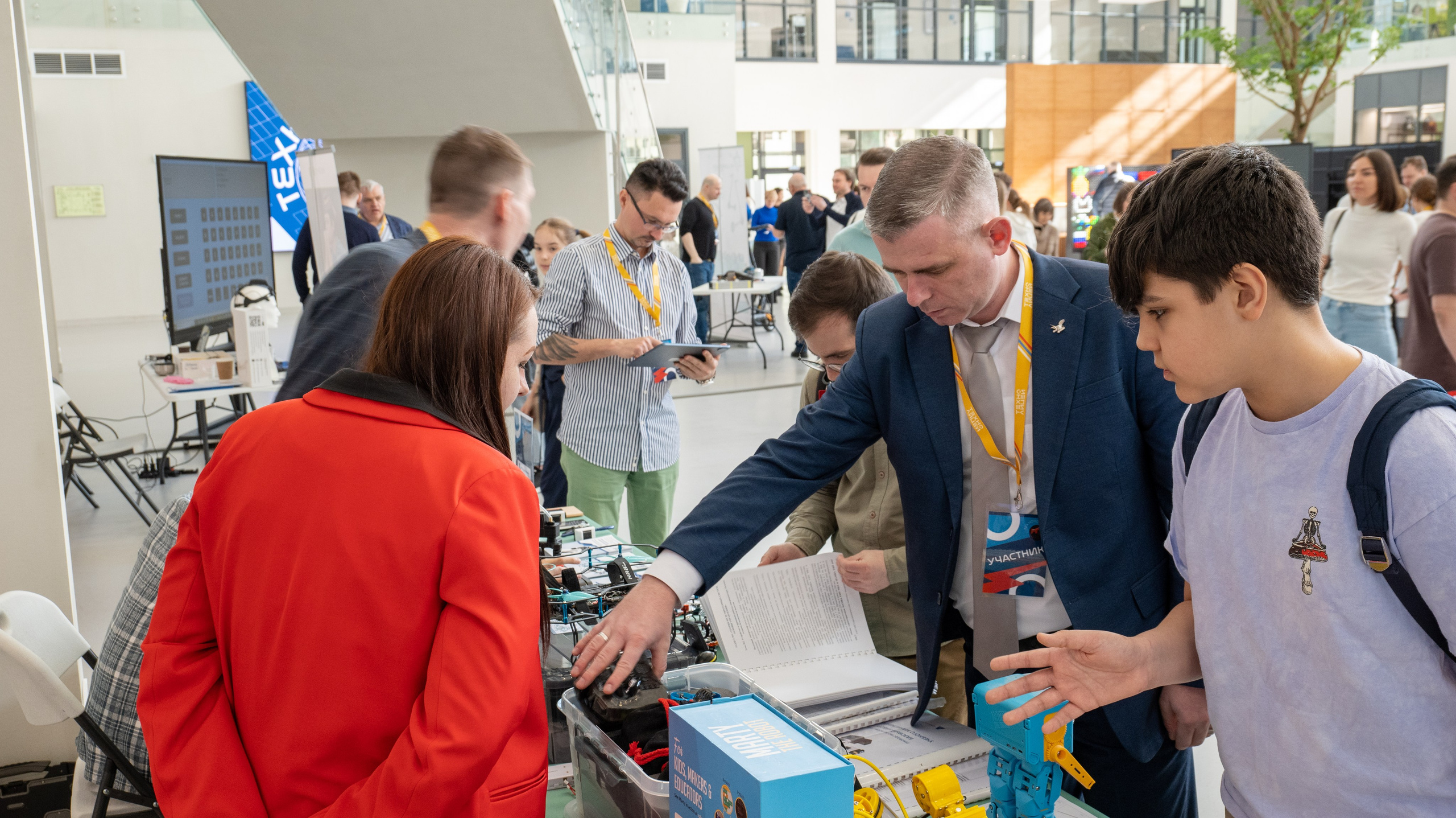 Репортажная съемка, мероприятия. Фотограф и видеограф в Москве Александр Вандышев