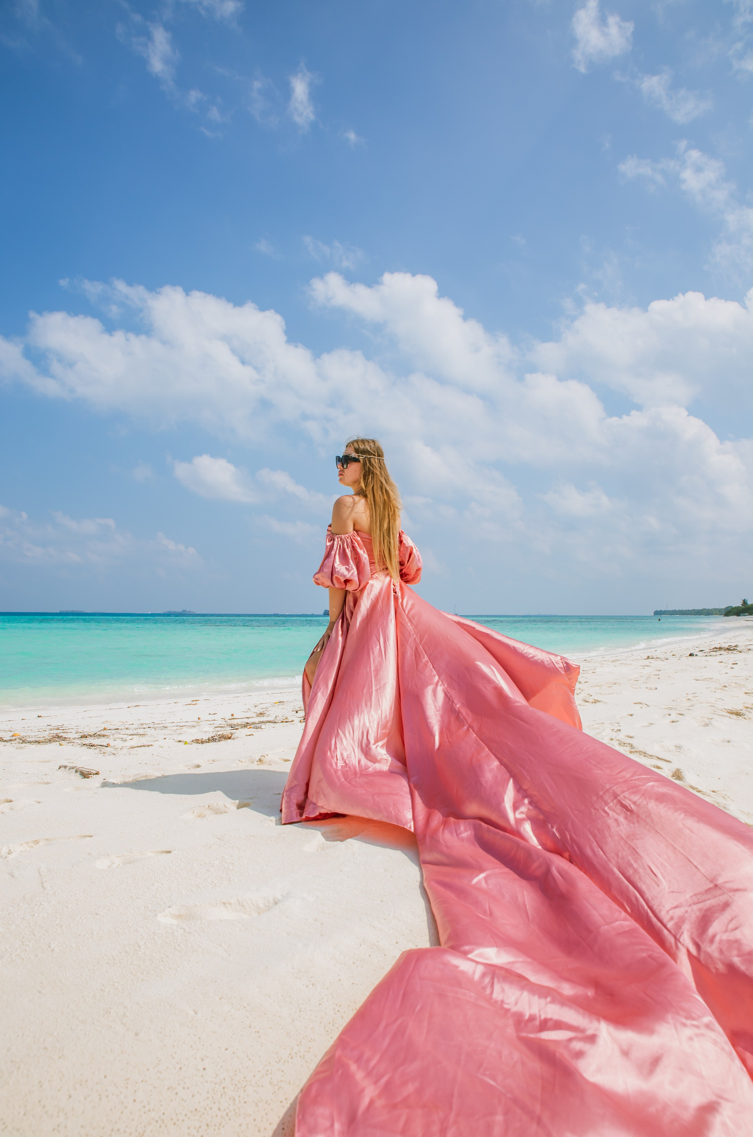 Летящие платья. Photographer in Maldives