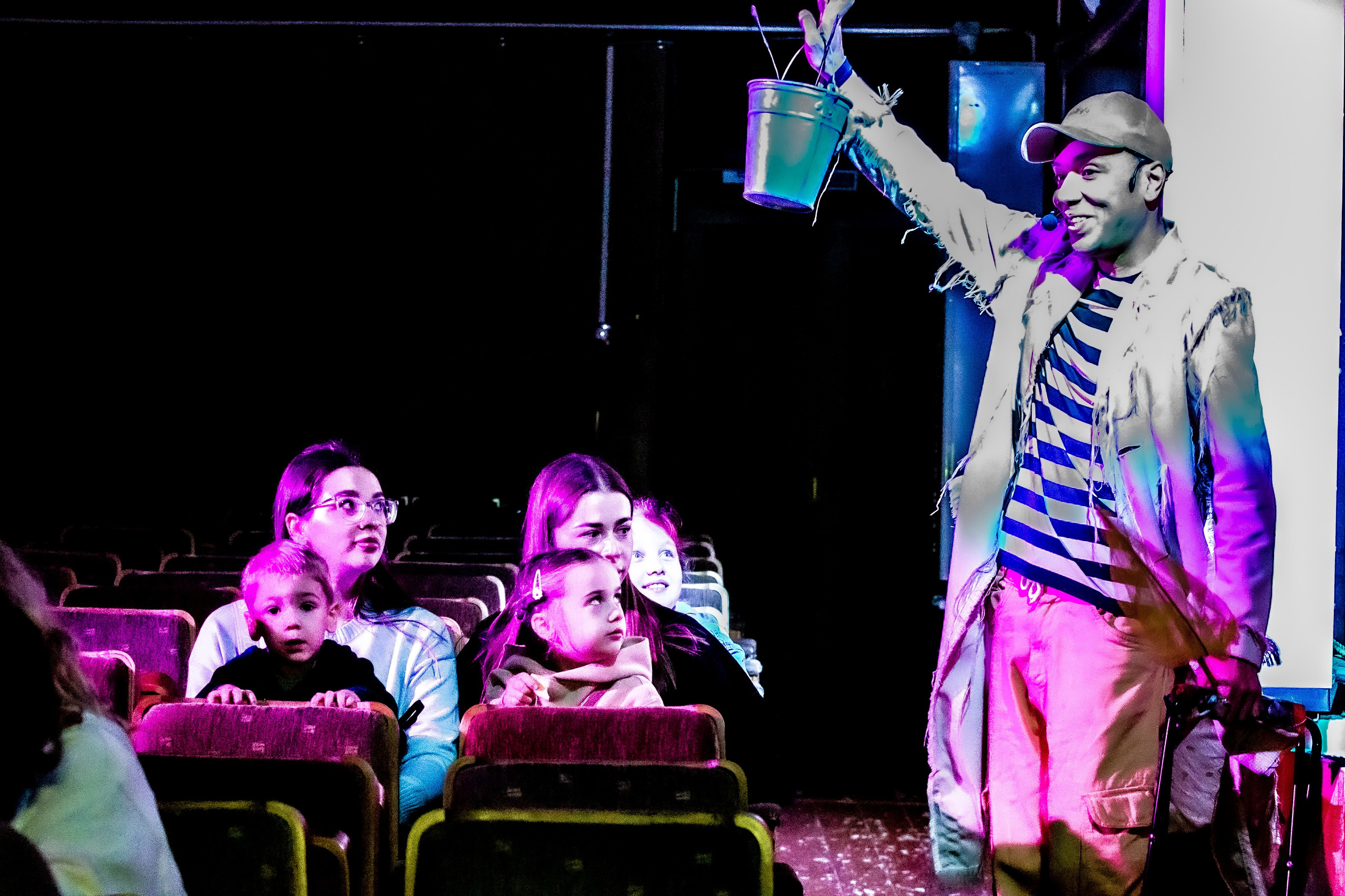 Спектакль театра Саквояж Лягушка путешествиница. Фотограф в Сочи Юрий Шептаев