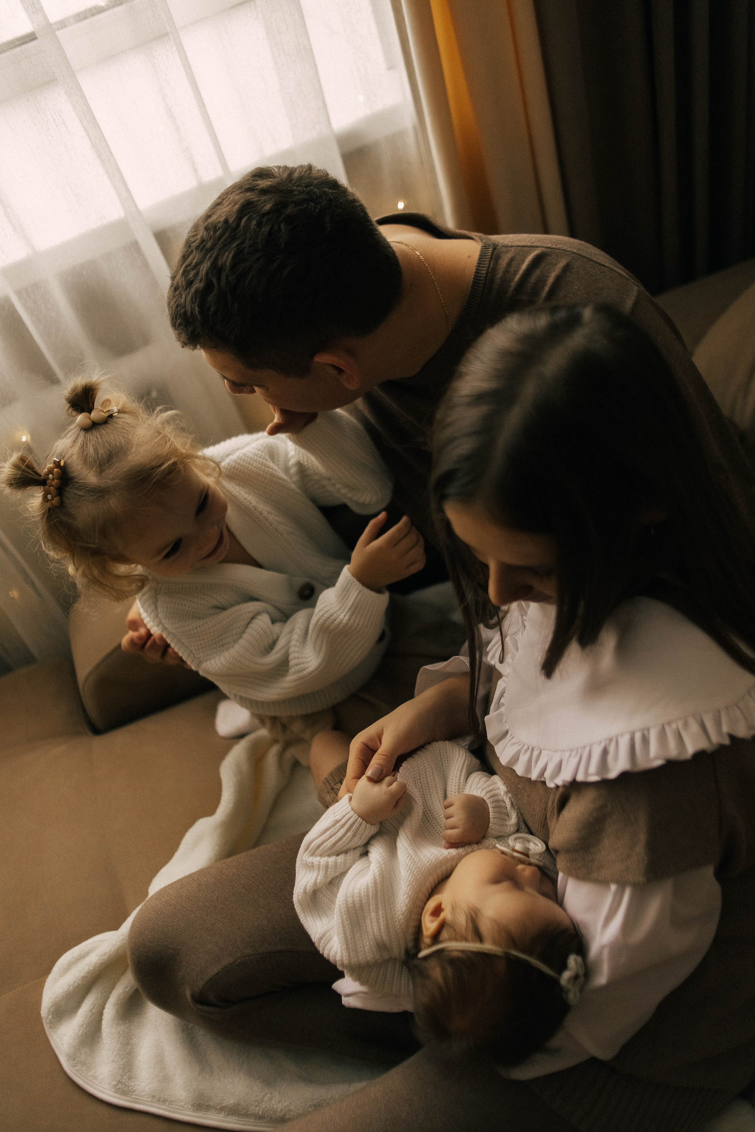 Анастасия, Андрей, Ариша и Анюта. Главная