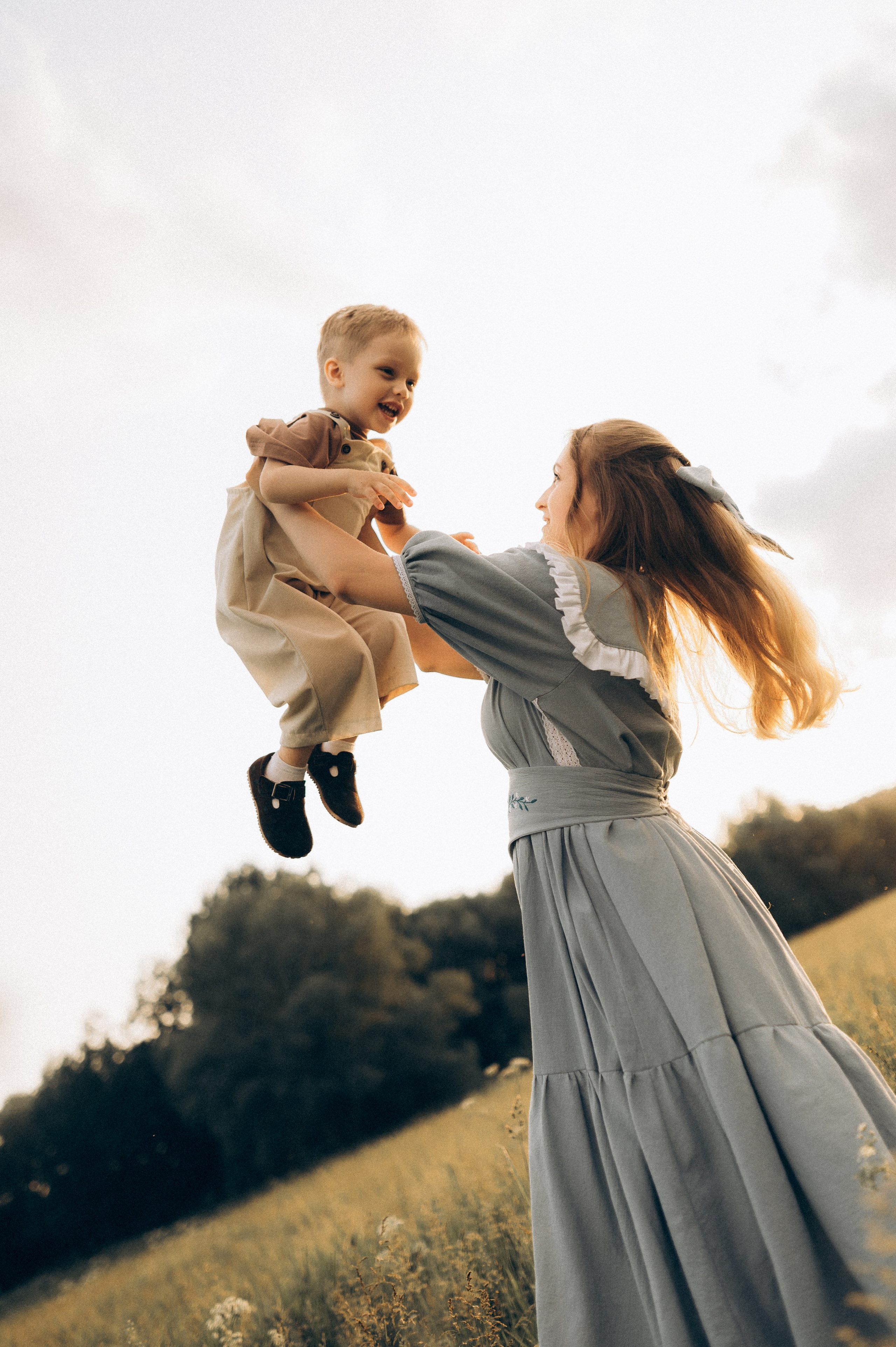 Фотосессия на природе мамы и сына. Фотограф Алексин, Тула