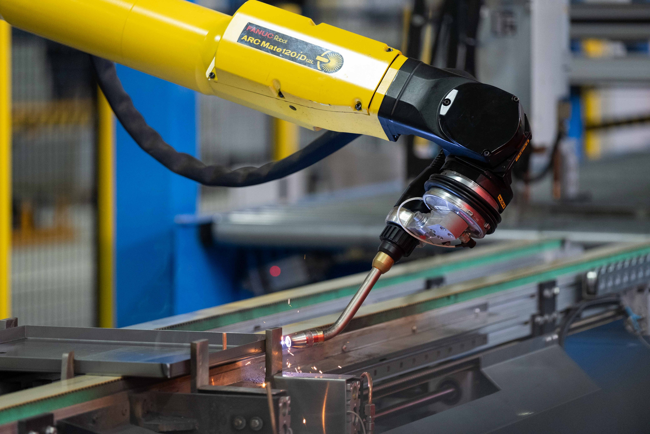 IEK — торжественное открытие производственного цеха. Фото тур