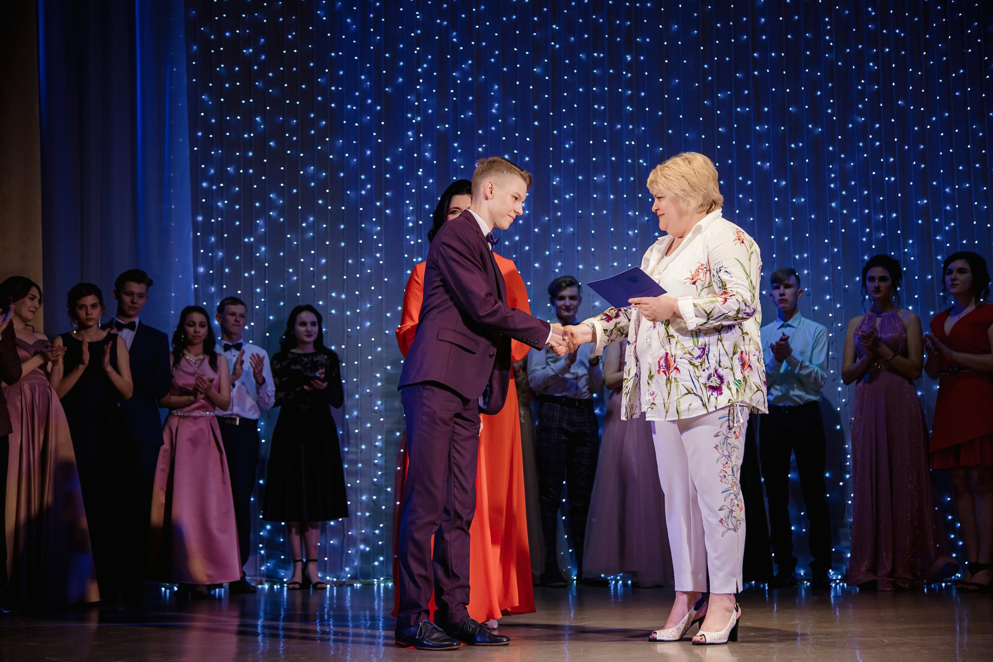 Фотограф на выпускной. Свадебный репортажный и фуд фотограф в Барнауле Гайфулин Виталий