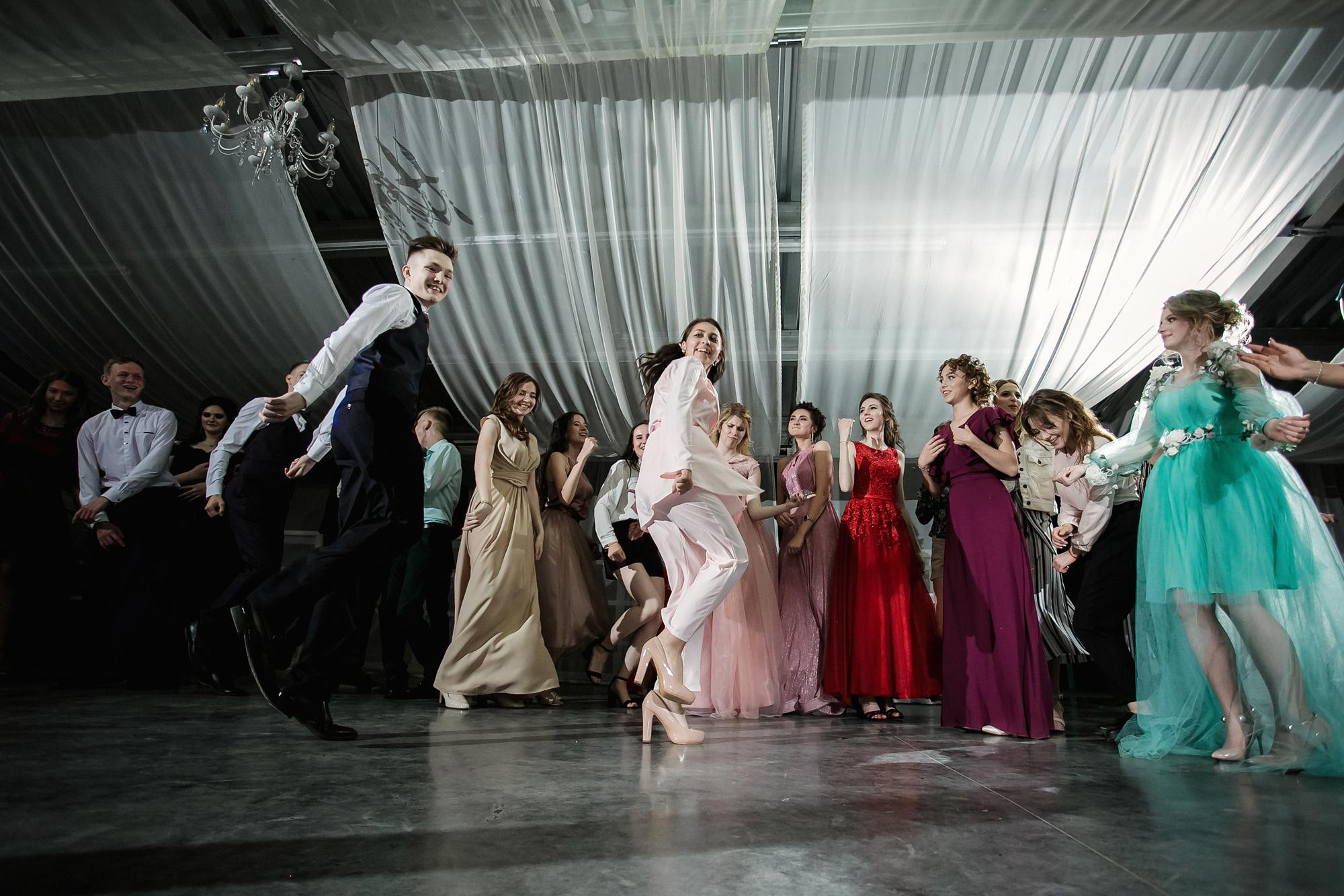 Фотограф на выпускной. Свадебный репортажный и фуд фотограф в Барнауле Гайфулин Виталий