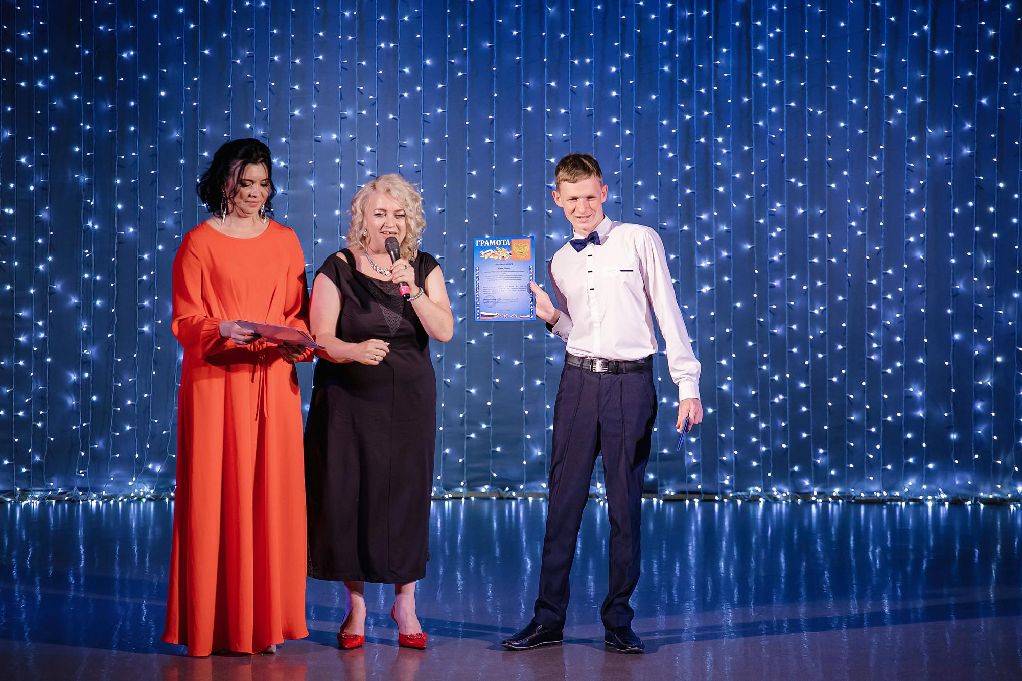 Фотограф на выпускной. Свадебный репортажный и фуд фотограф в Барнауле Гайфулин Виталий