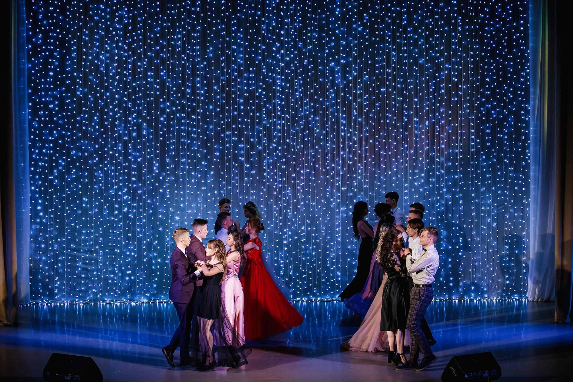 Фотограф на выпускной. Свадебный репортажный и фуд фотограф в Барнауле Гайфулин Виталий