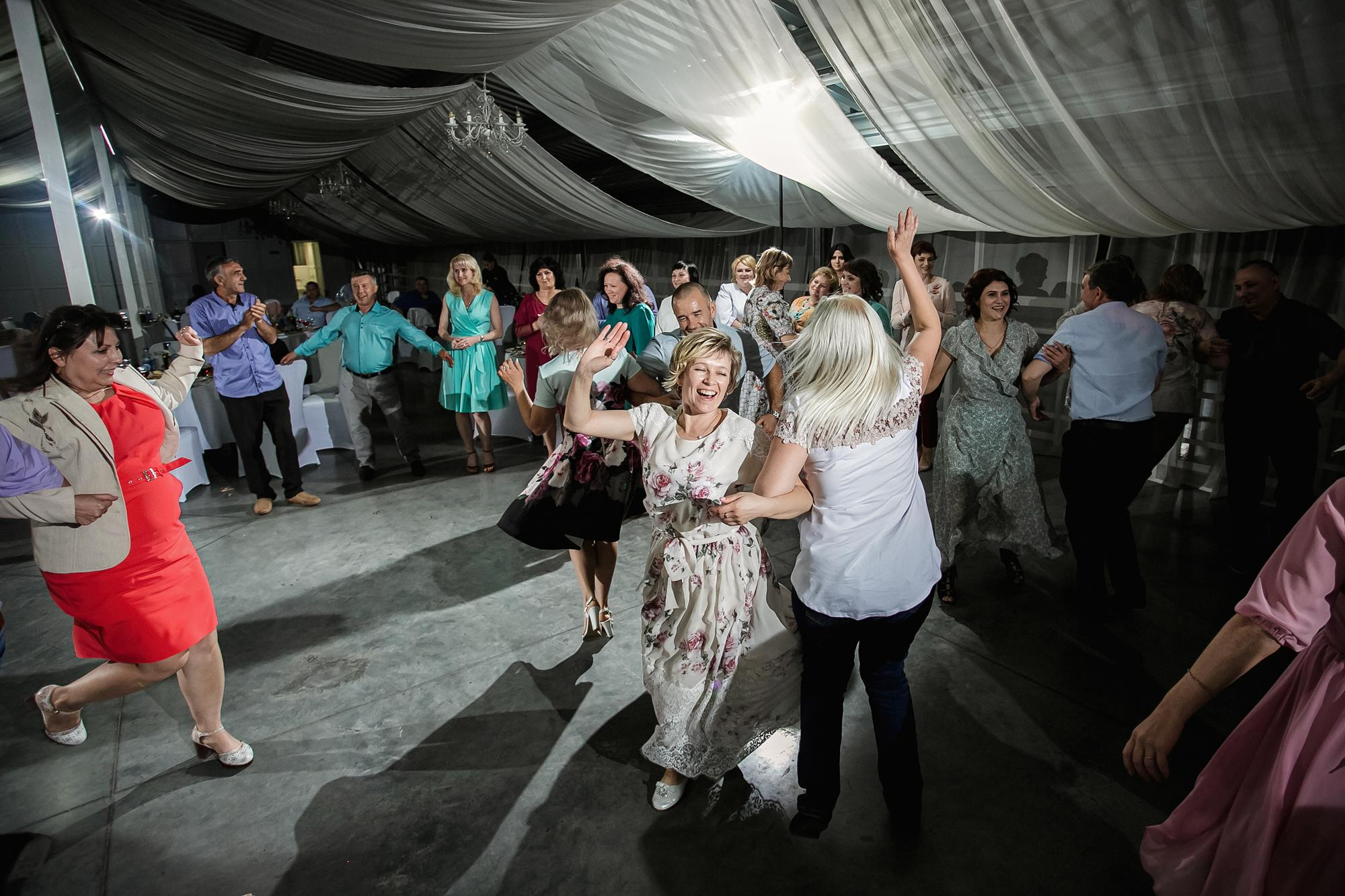 Фотограф на выпускной. Свадебный репортажный и фуд фотограф в Барнауле Гайфулин Виталий