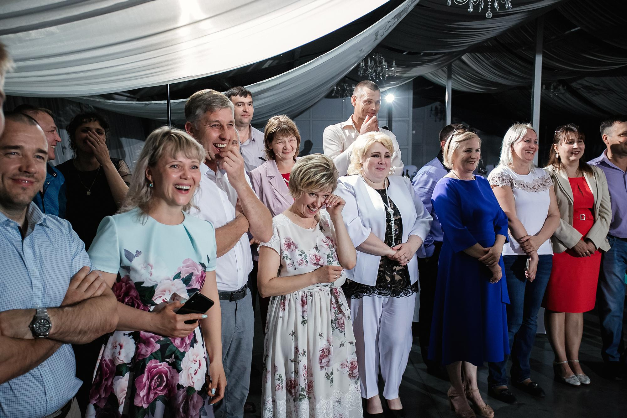 Фотограф на выпускной. Свадебный репортажный и фуд фотограф в Барнауле Гайфулин Виталий