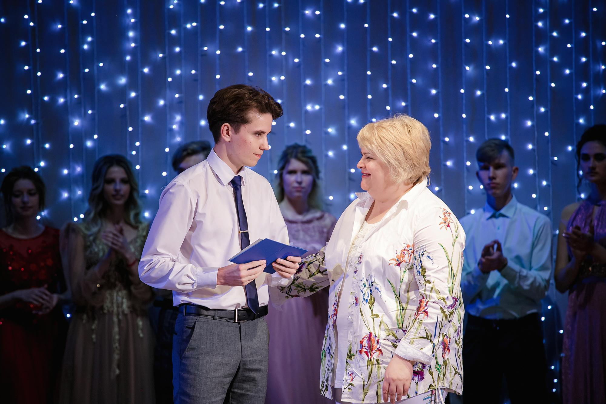 Фотограф на выпускной. Свадебный репортажный и фуд фотограф в Барнауле Гайфулин Виталий