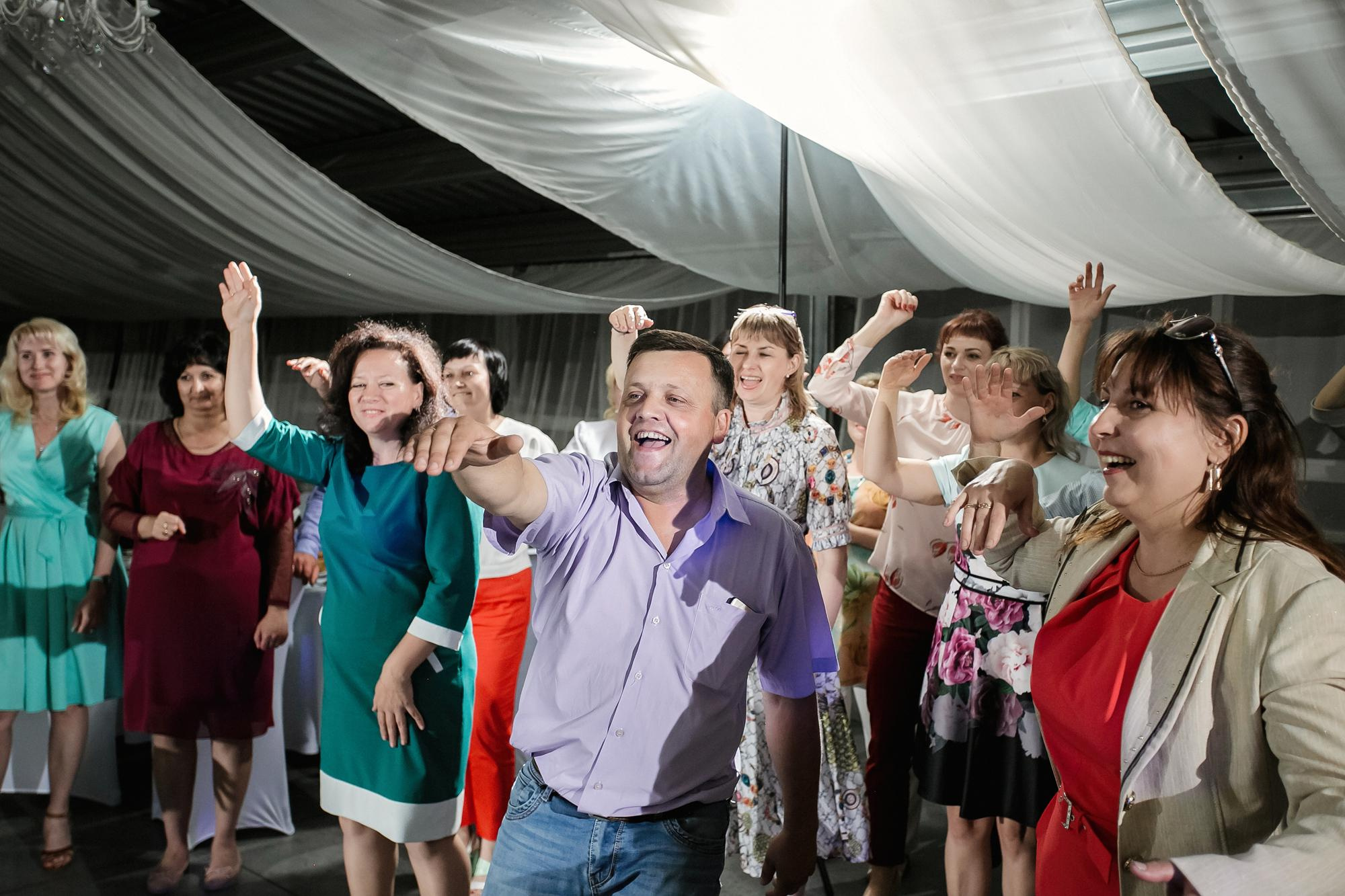 Фотограф на выпускной. Свадебный репортажный и фуд фотограф в Барнауле Гайфулин Виталий