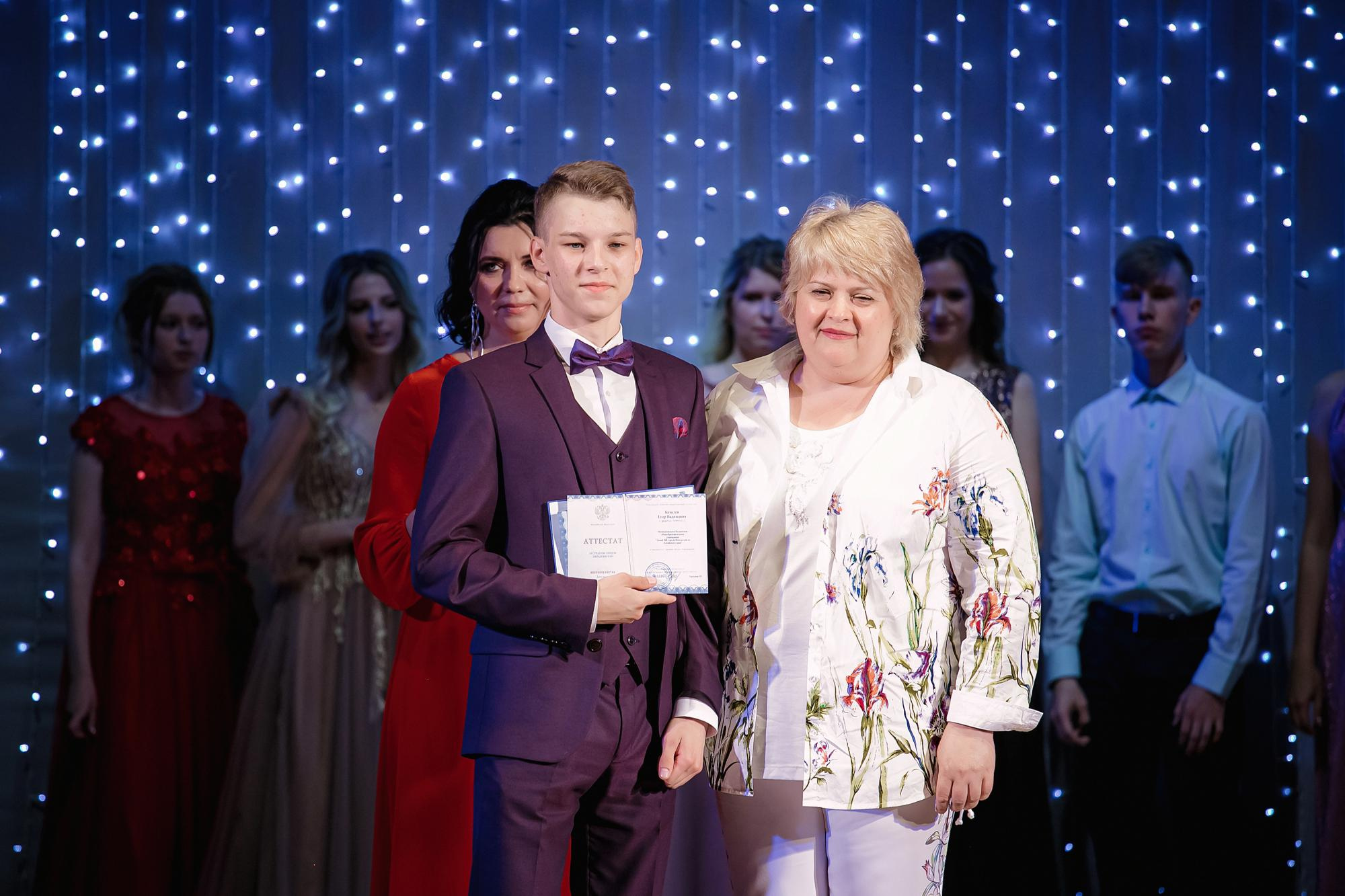 Фотограф на выпускной. Свадебный репортажный и фуд фотограф в Барнауле Гайфулин Виталий