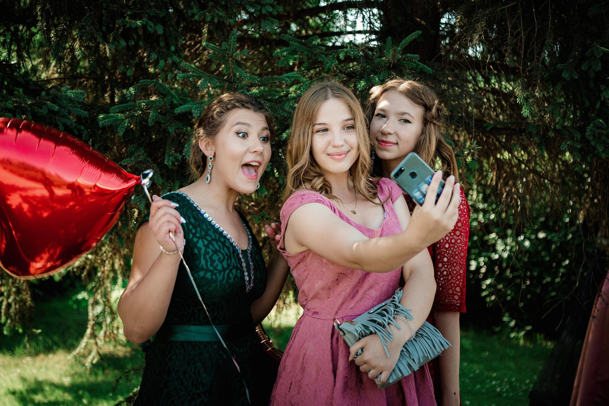 Фотограф на выпускной. Свадебный репортажный и фуд фотограф в Барнауле Гайфулин Виталий