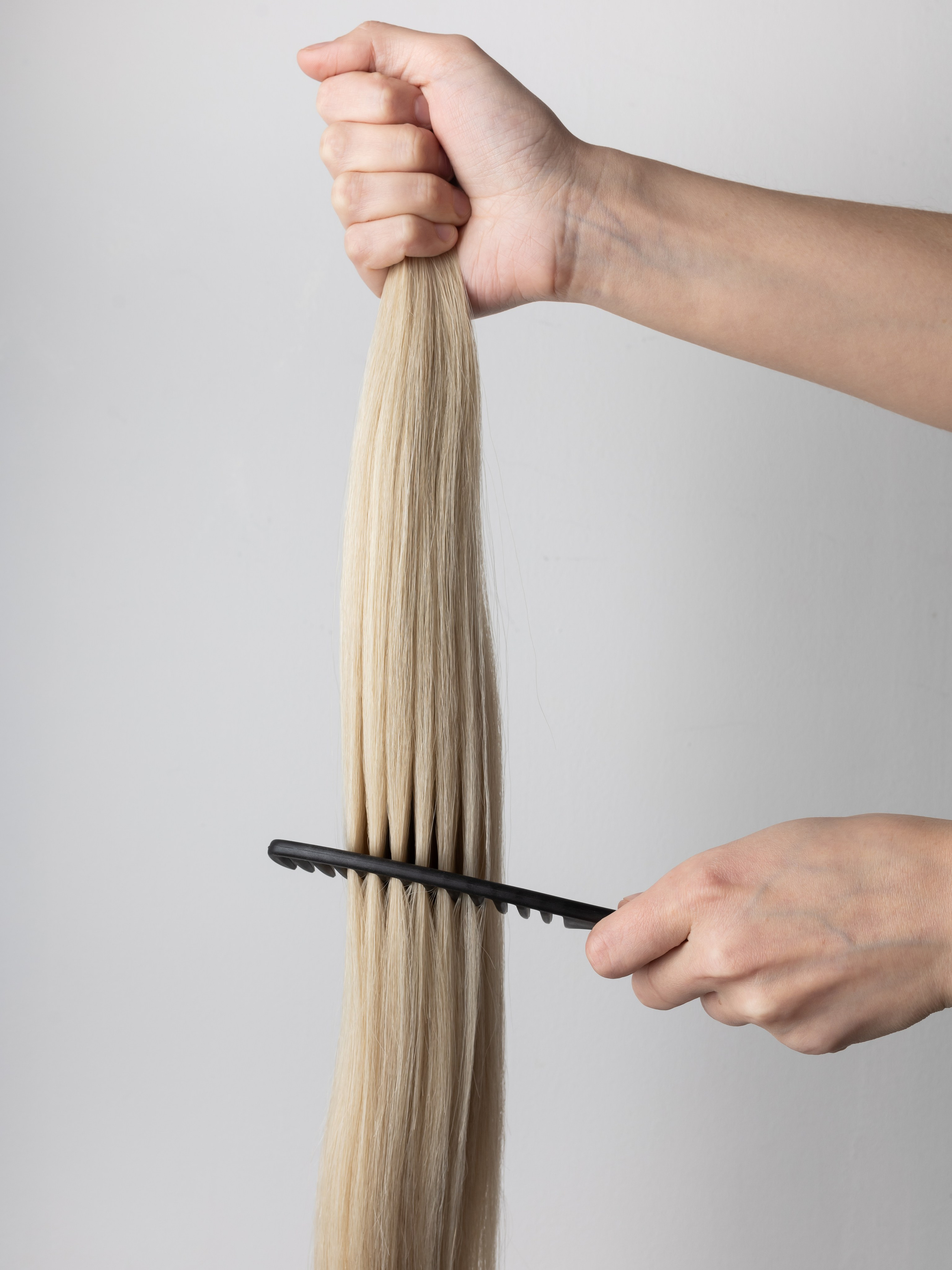 Съемка для бренда производства волос. Интерьерный, предметный и контент фотограф в Иркутске Наталья Карпова