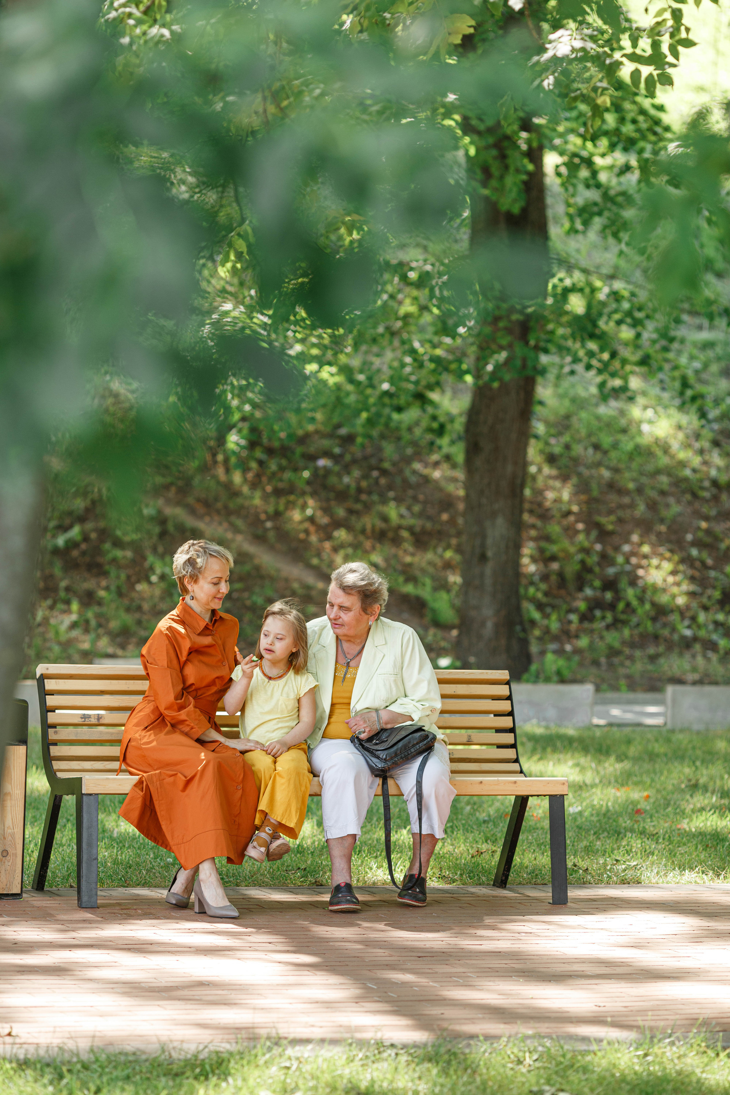 СОЛНЕЧНАЯ ПРОГУЛКА ДЛЯ ТАИСИИ, ЕЕ МАМЫ И БАБУШКИ. Портретный фотограф в Нижнем Новгороде, Санкт-Петербурге Лена Зверева