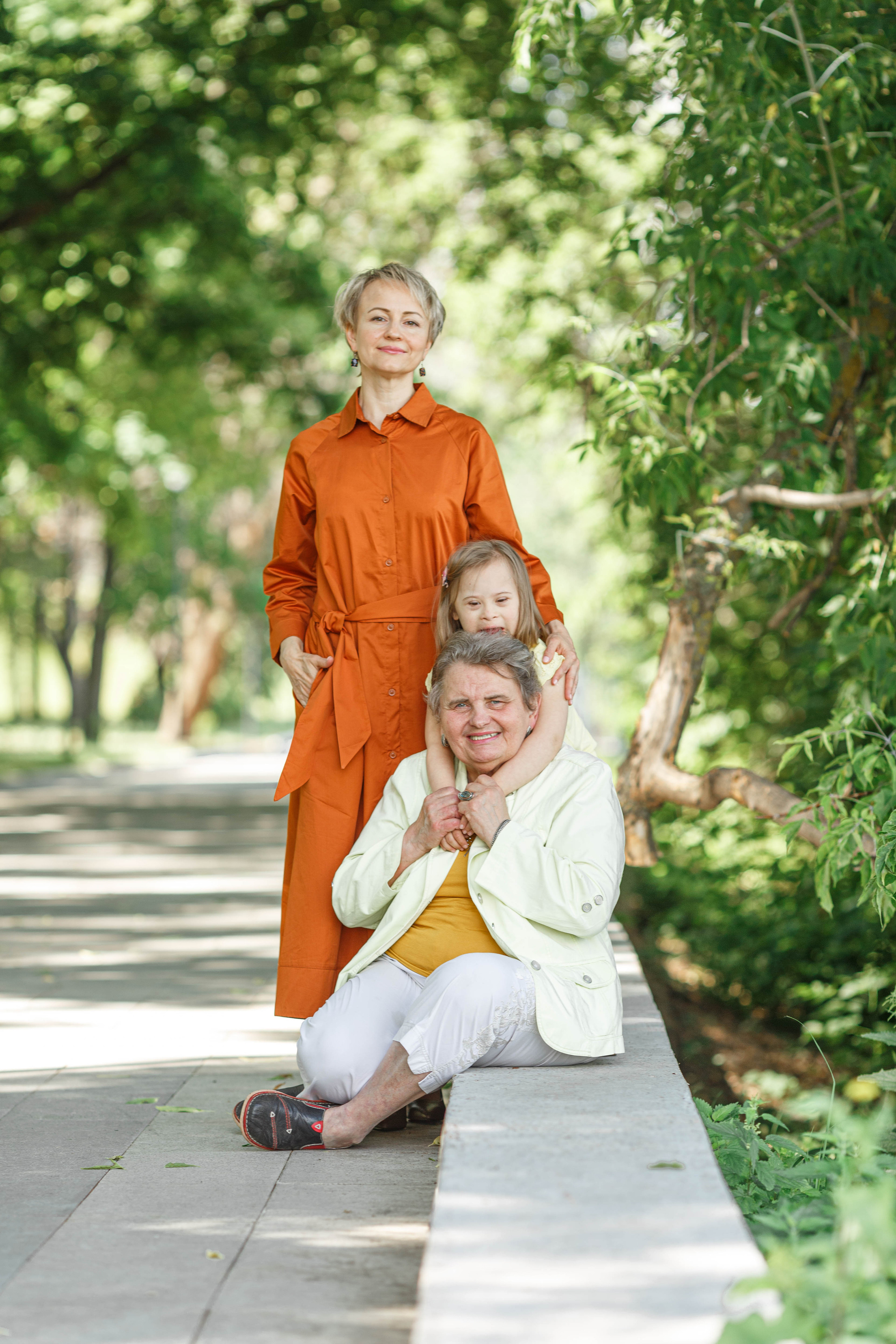 СОЛНЕЧНАЯ ПРОГУЛКА ДЛЯ ТАИСИИ, ЕЕ МАМЫ И БАБУШКИ. Портретный фотограф в Нижнем Новгороде, Санкт-Петербурге Лена Зверева