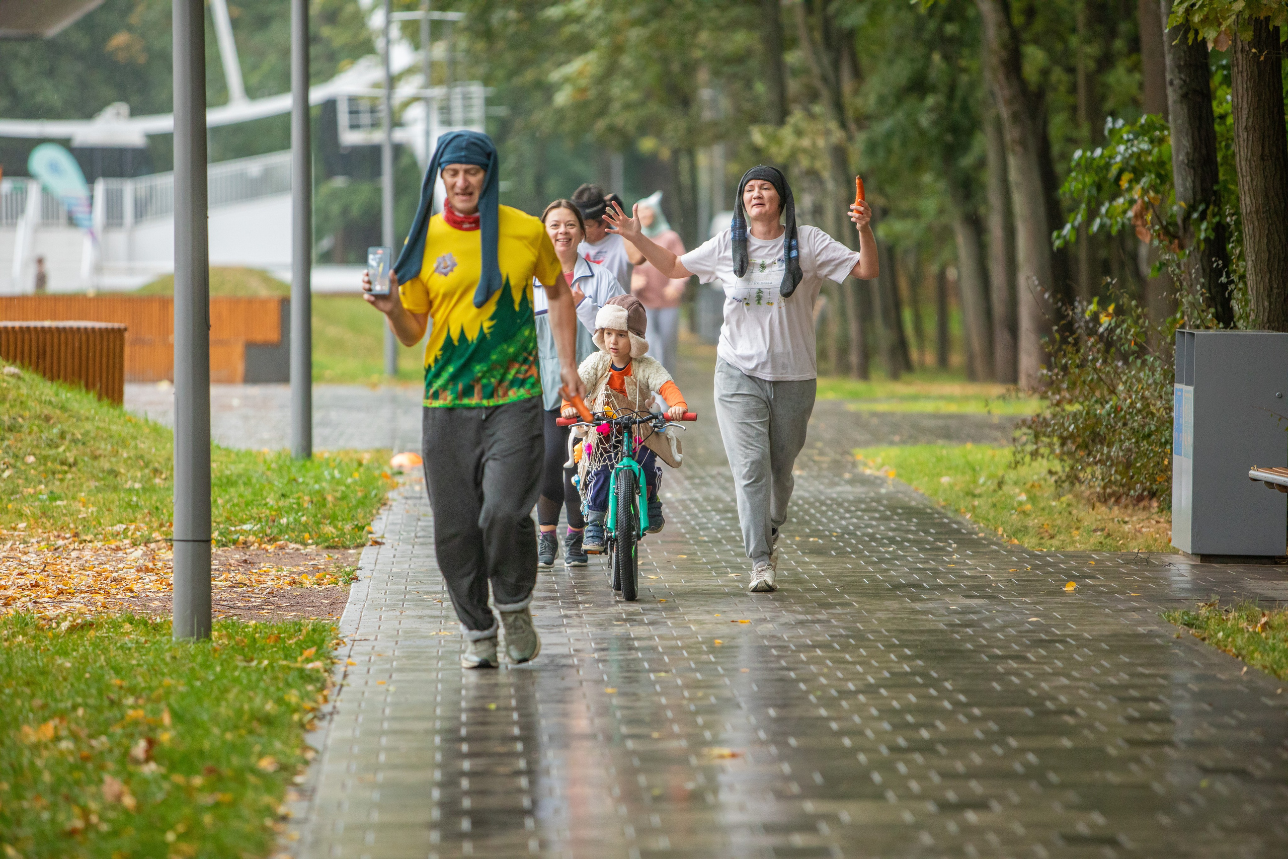 7 лет забегам 5 вёрст Химки 28.09.24. Фотограф Сергей Ловкий