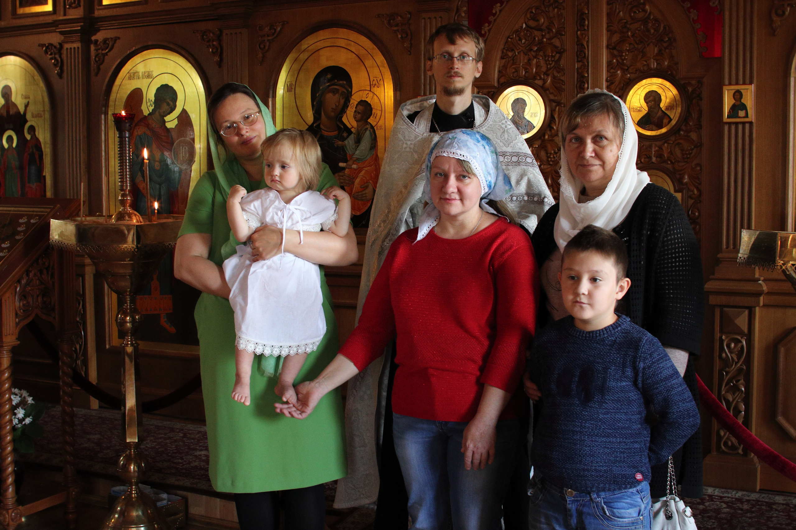 Крещение в храме Жён-Мироносиц в Марьино, базовая цветокоррекция. Фотограф на крещение/венчание