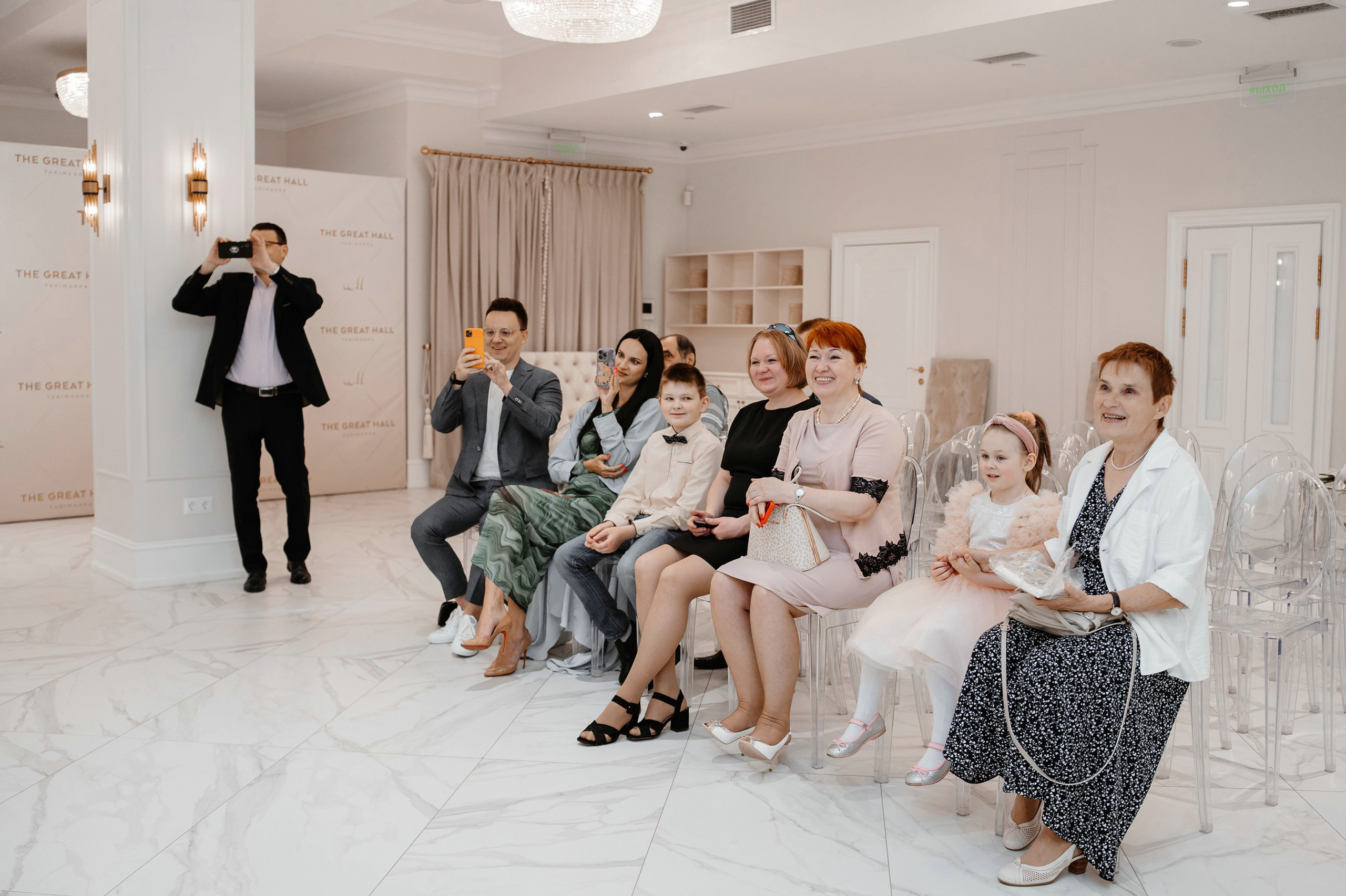 Свадебная фотосъемка утро невесты в отеле Hyatt Regency. Свадебный и семейный фотограф в Москве Светлана Зоткина