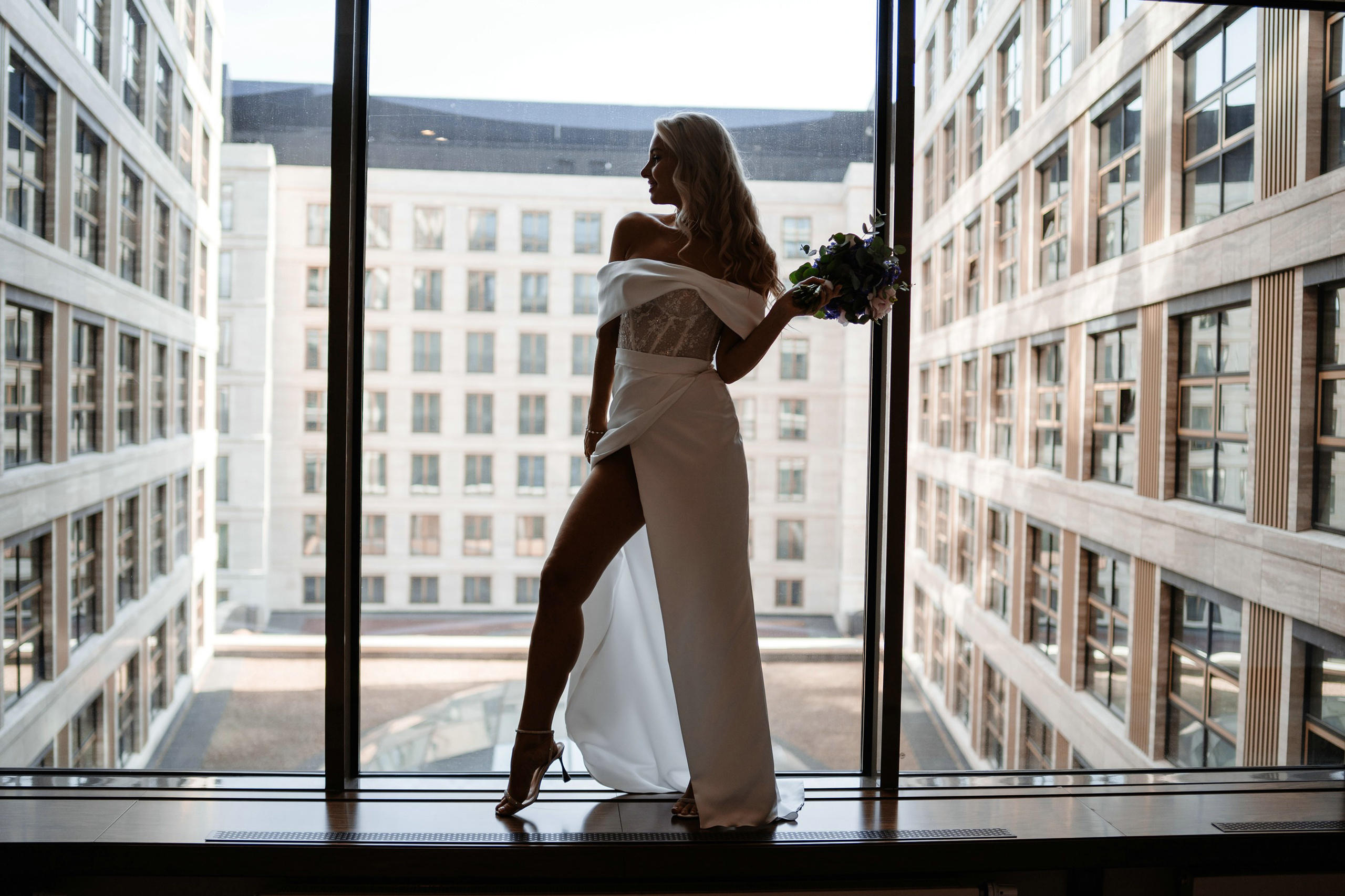 Свадебная фотосъемка утро невесты в отеле Hyatt Regency. Свадебный и семейный фотограф в Москве Светлана Зоткина