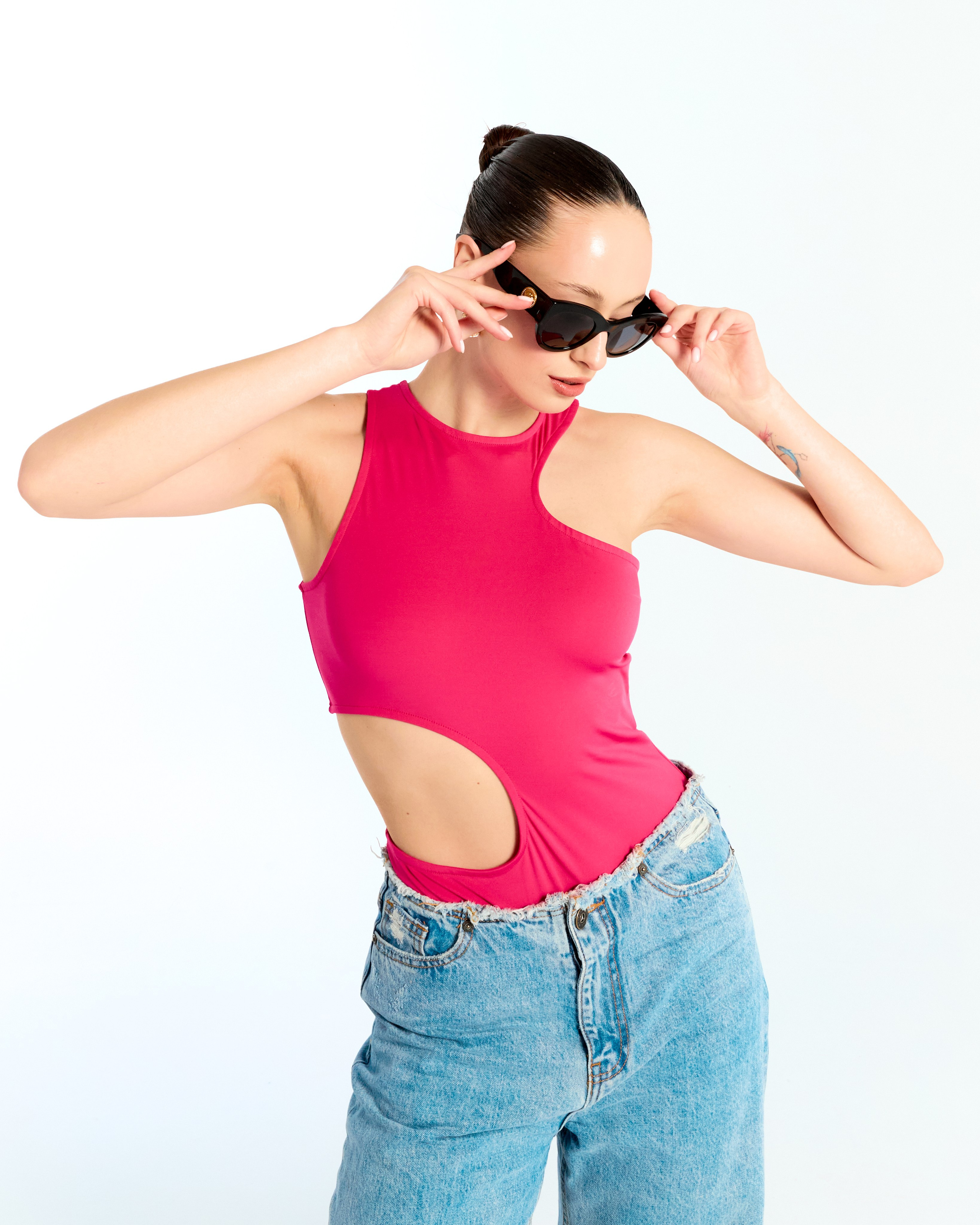 Glazburg optics. Святослав Лебедев | Рекламный фотограф — Коммерческая съемка, Арт-дирекшн, AI-интеграция