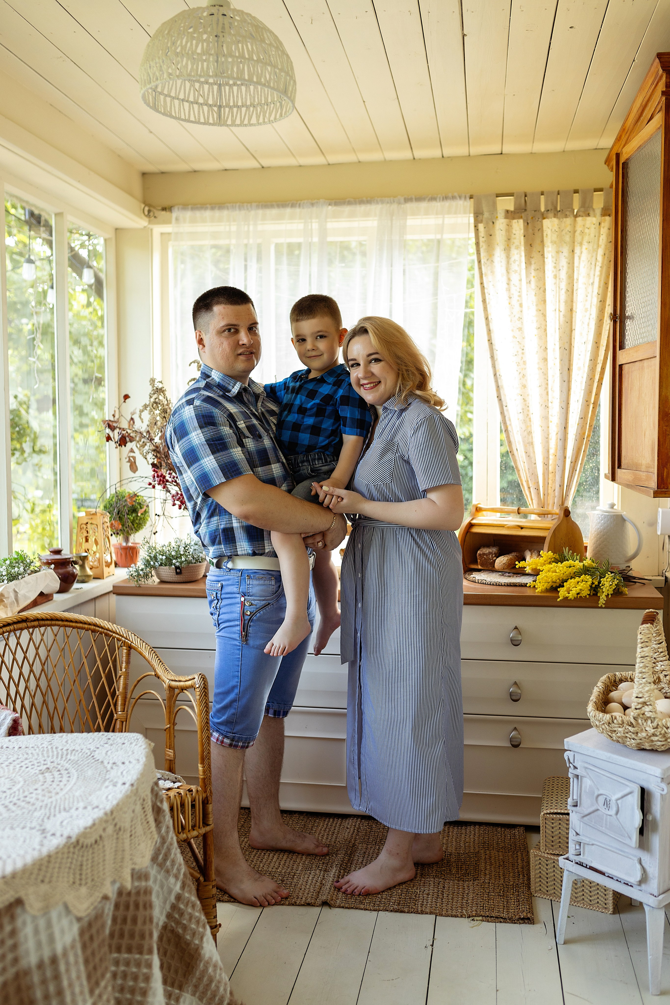 Семейная фотосессия на фотодаче в Купавне. Фотограф в Железнодорожном и Балашихе