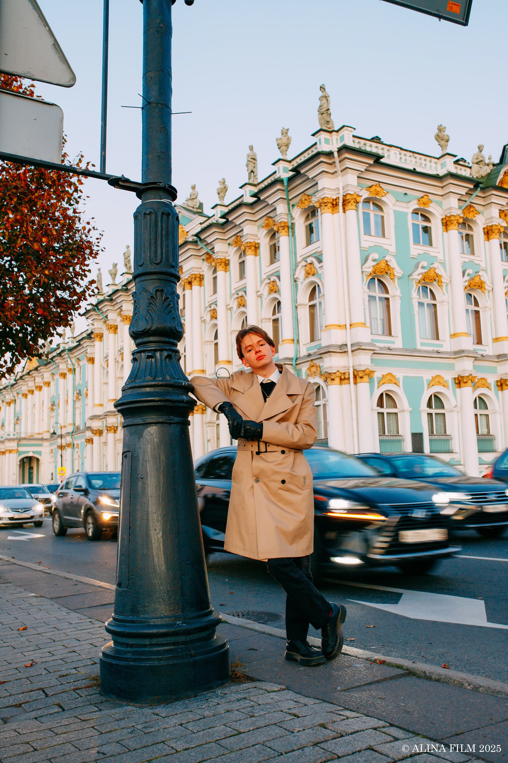 Фотопрогулка на Дворцовой набережной. Фотограф в Санкт-Петербурге Alina Film