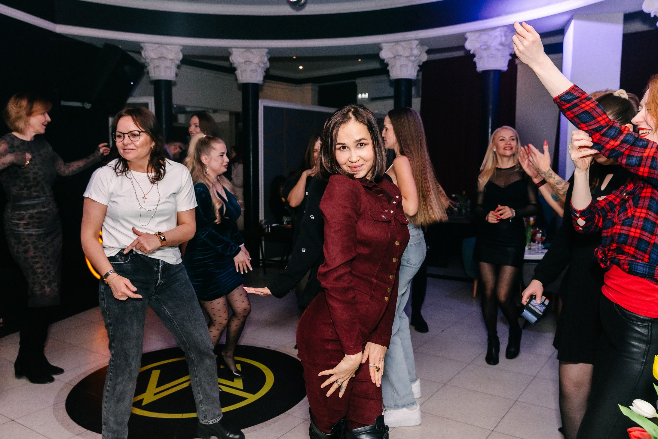 8 марта в лаунж-баре Major 2024. Свадебный, семейный и детский фотограф в Калининграде Елена Кравцова