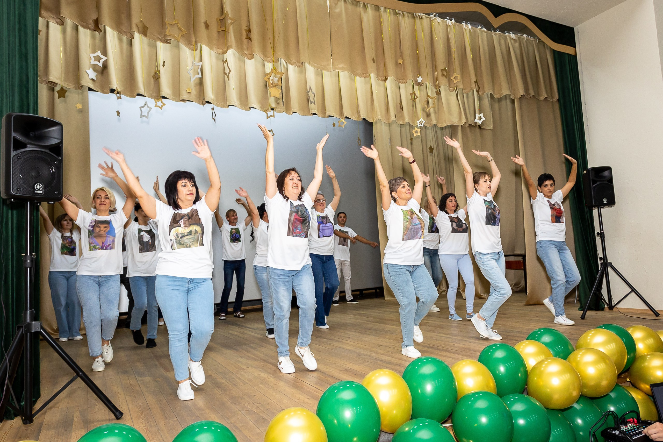 Вручение аттестата и выпускной вечер. Выпускные альбомы Майкоп, Краснодар Елена Золотарева