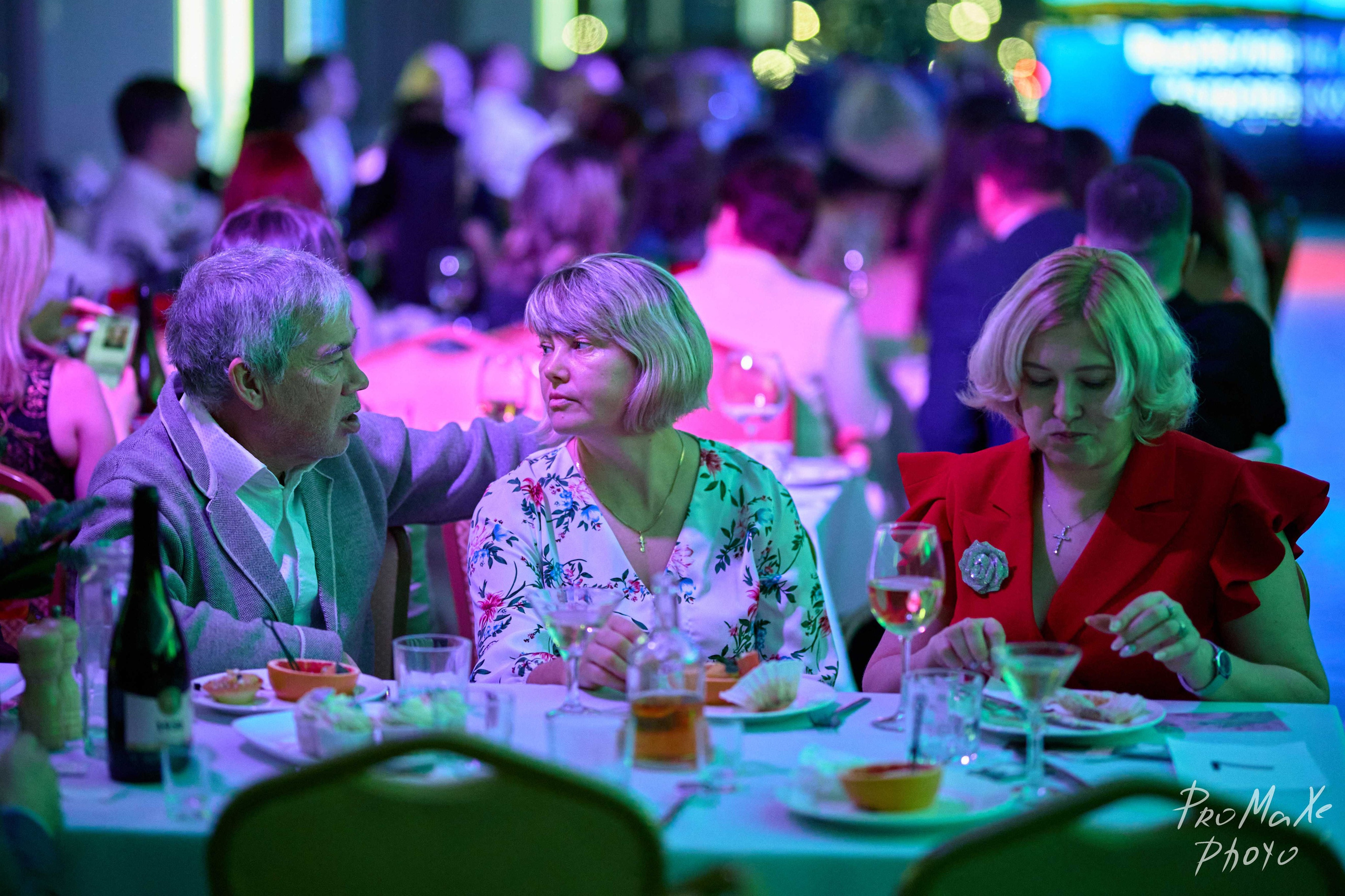 Зал КРАСА МАСС-МЕДИА ЧУВАШИИ. Владимир Суздалов (ProMaXe) — Портретный фотограф, тематические фотосессии в Чебоксарах