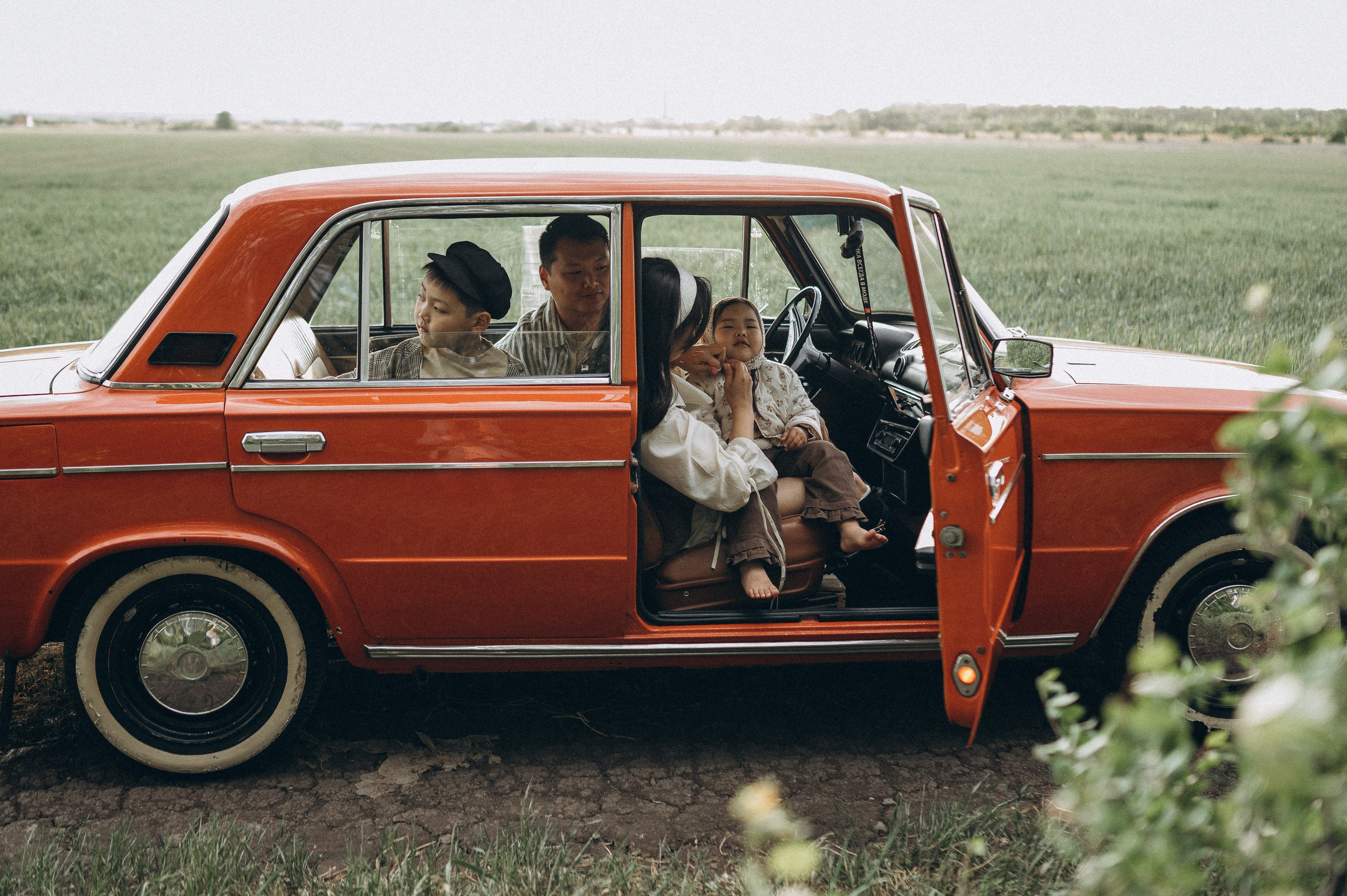 Семейная фотосессия с авто. Семейный фотограф Ростов-на-Дону Татьяна Соколова