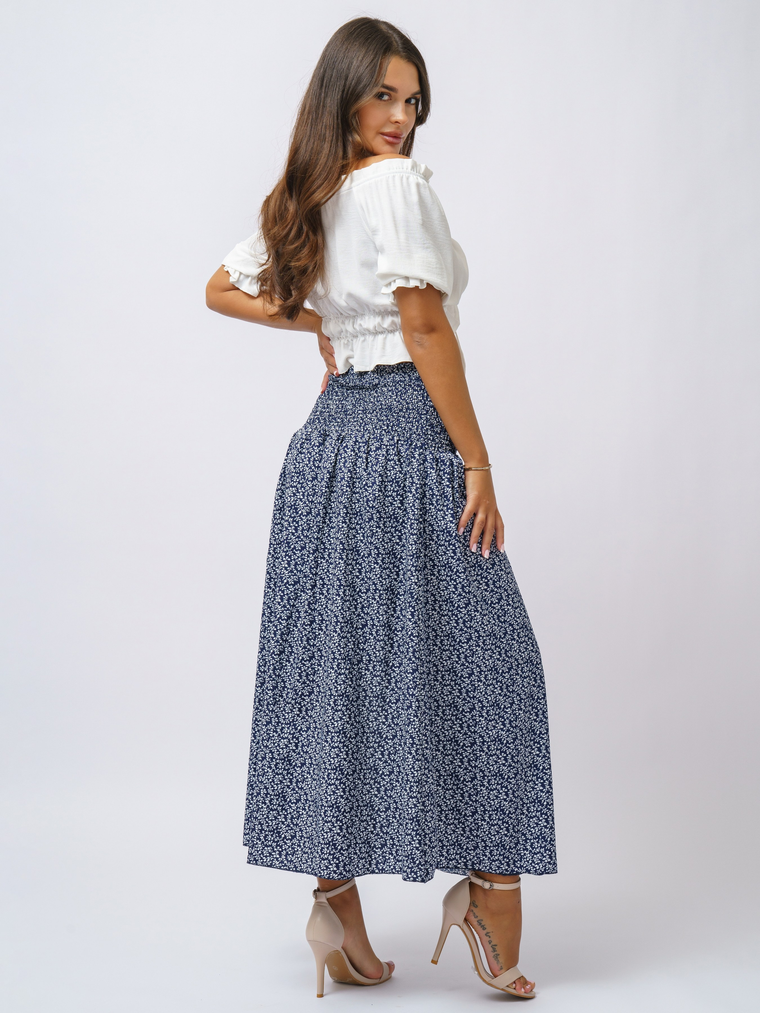 Юбки, модель Юлия. KED Production — продакшн из СПб. Создаём фото, видео и контент, который помогает брендам и селлерам продавать больше