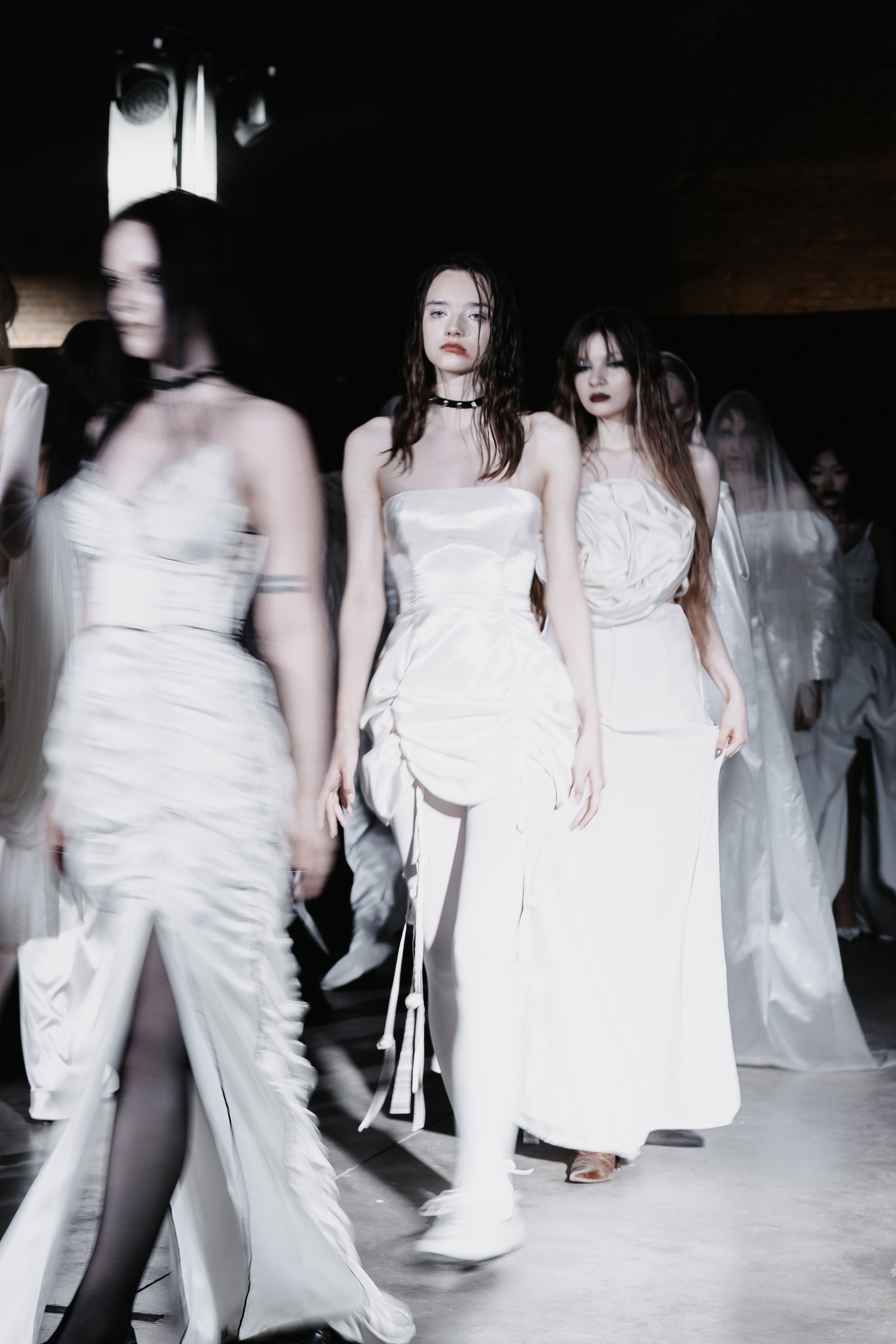 AUXI catwalk андеграунд показ-перфоманс. Фотограф в Санкт-Петербурге Вагнер Юлия