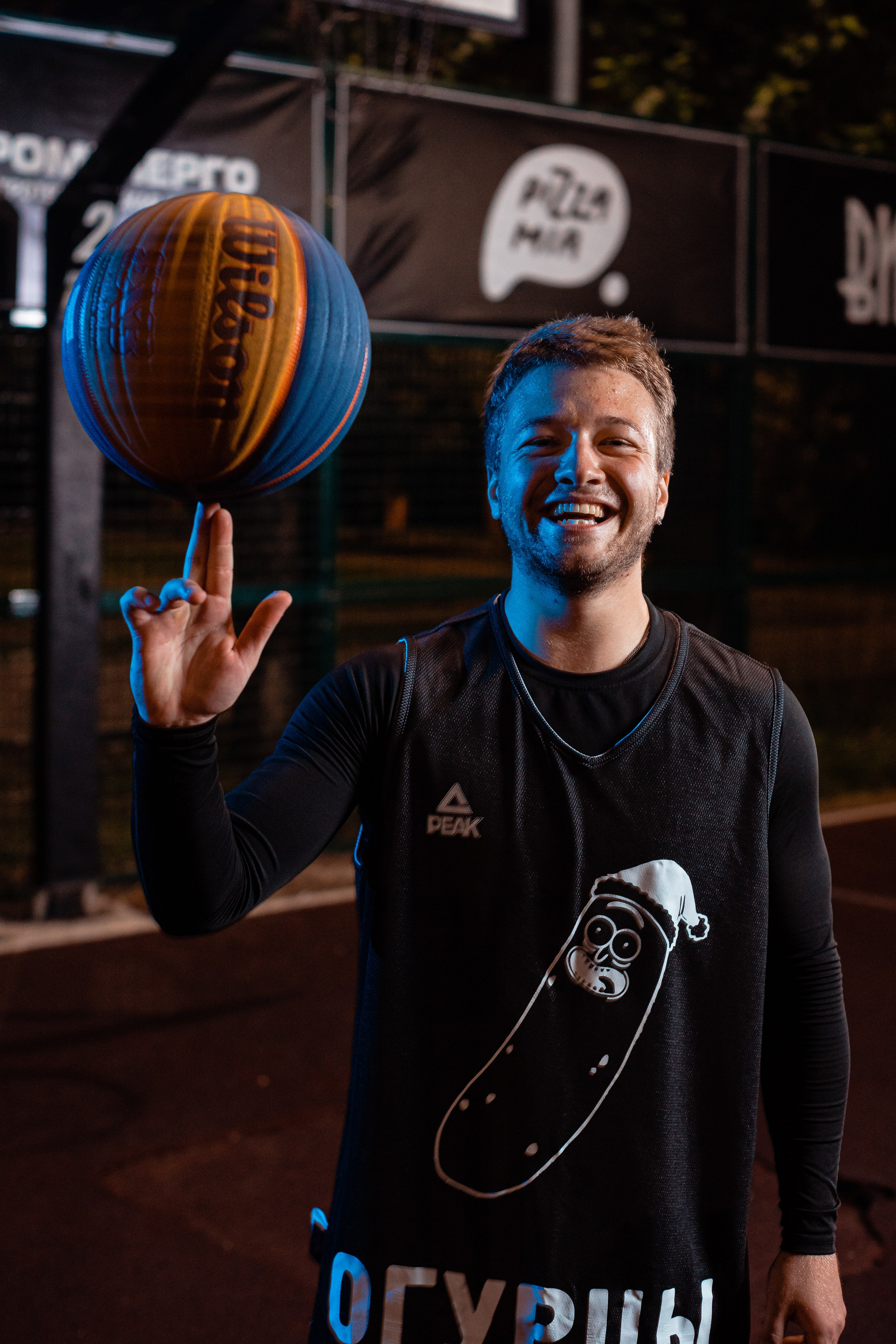 Спорт. Tony Mikhailov