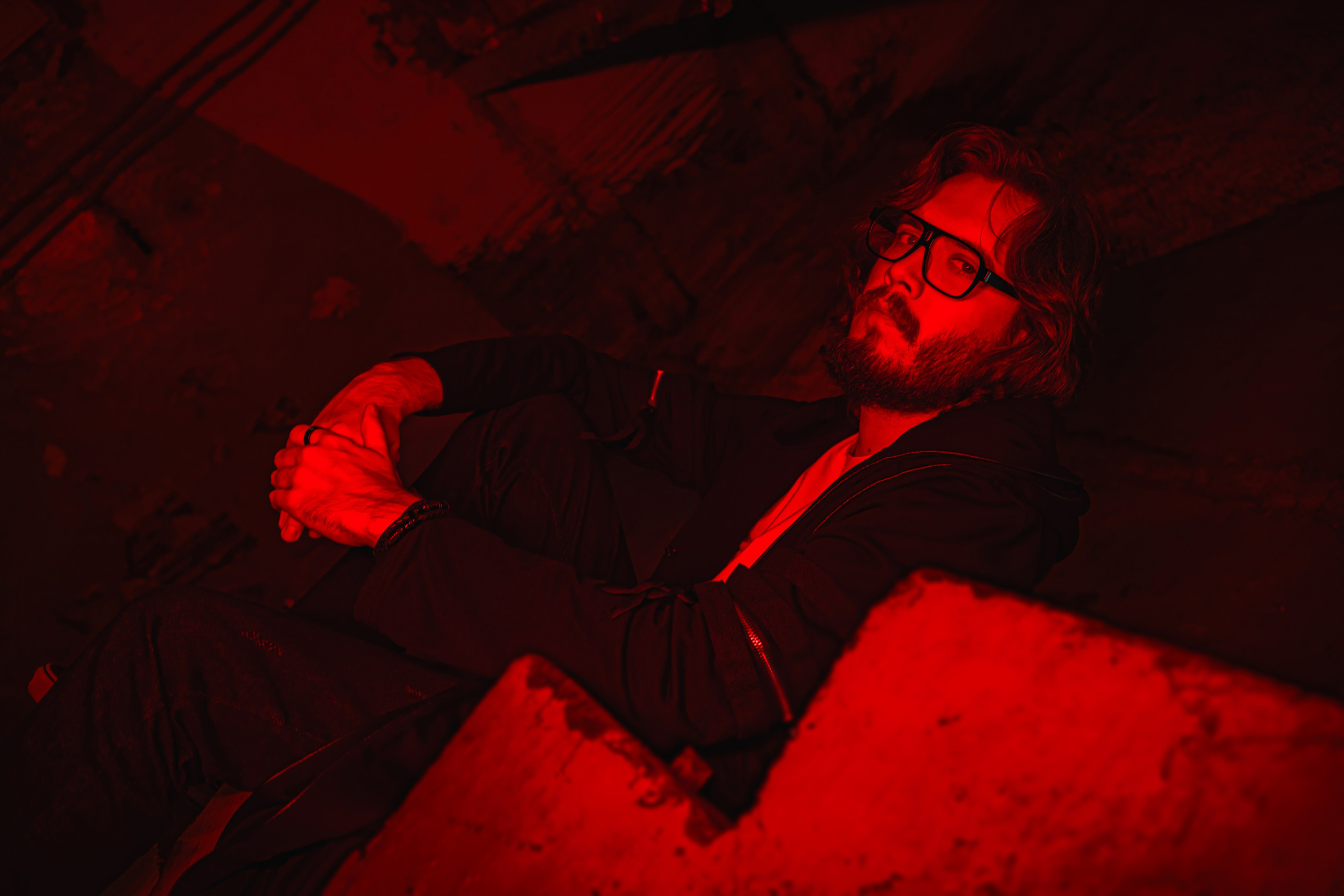 Мрак в неоновых лучах. Репортажный фотограф Анастасия Рубцова