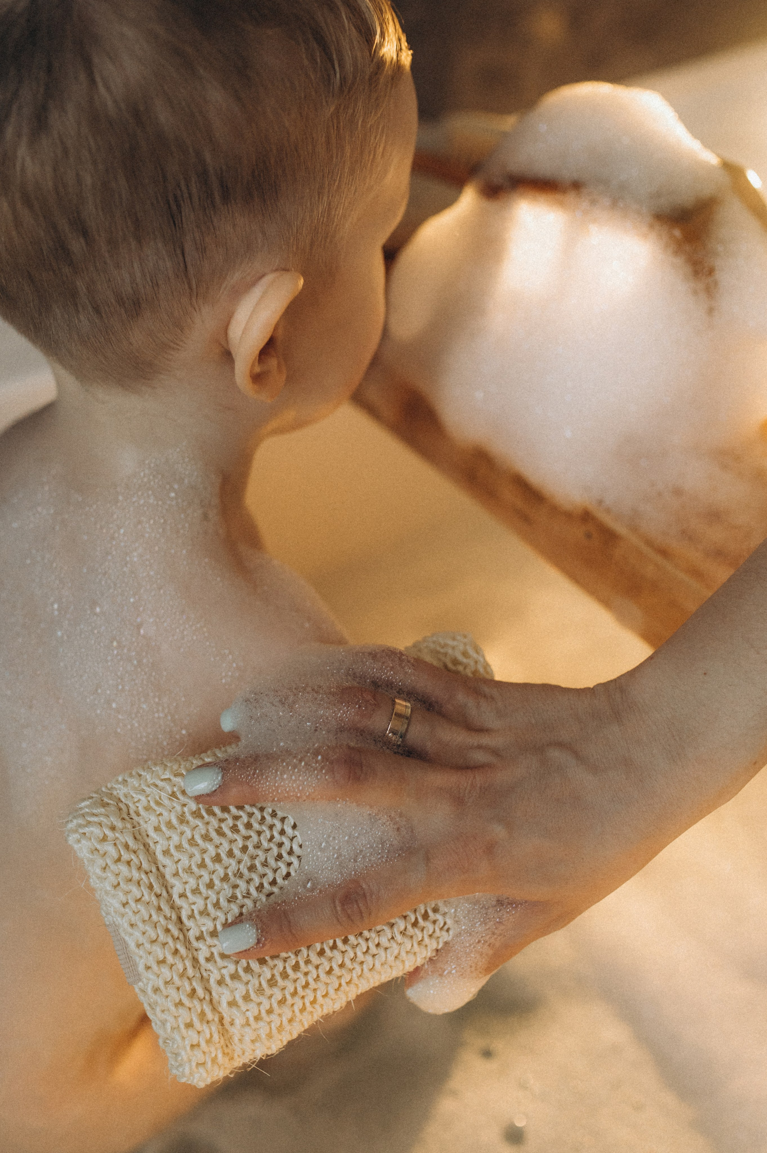 Съемка купания ребенка. Семейный фотограф в Новосибирске Женя Индрикова