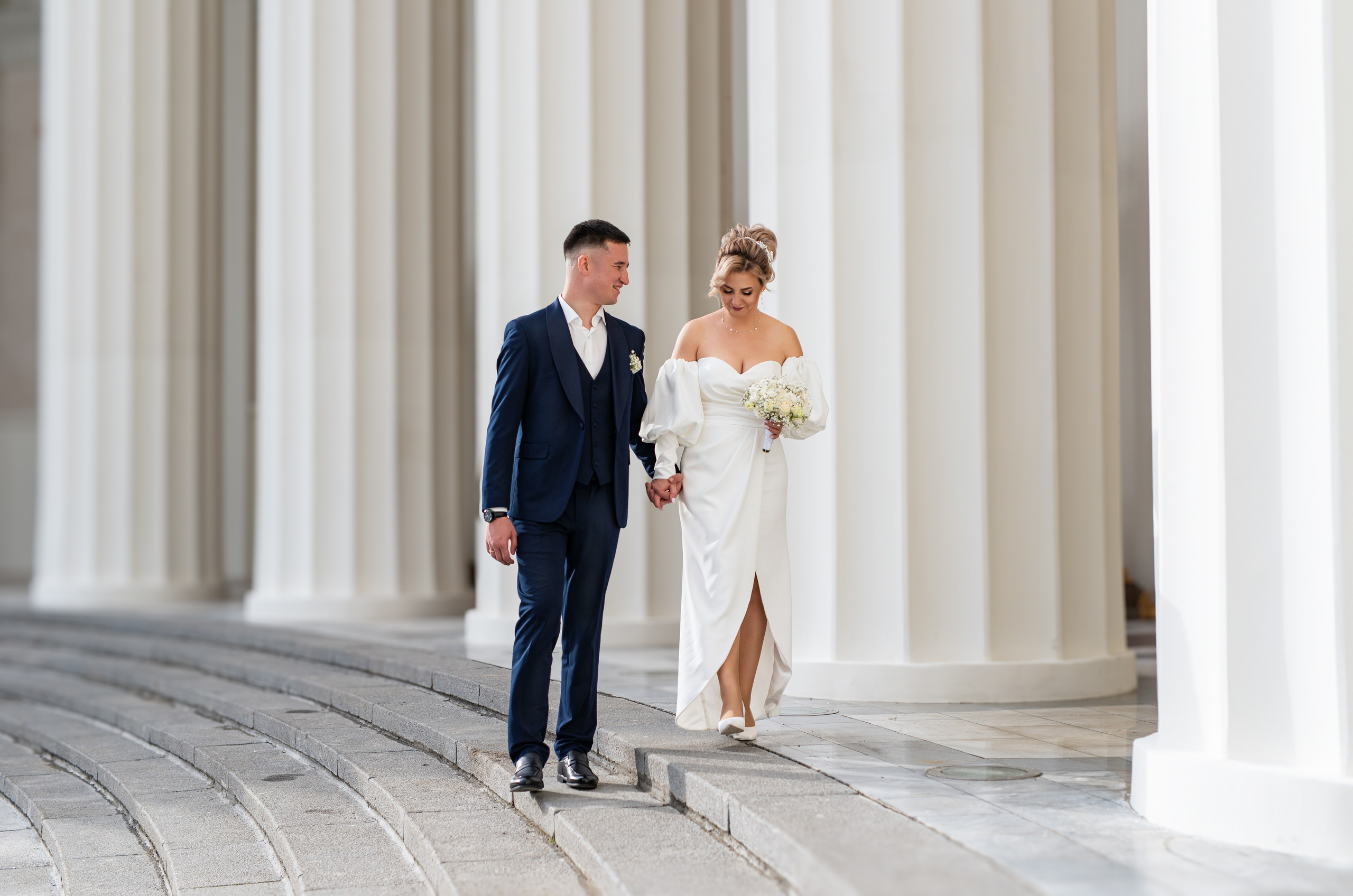 Свадебная фотосессия Юлии и Андрея на ВДНХ. Репортажный и персональный фотограф в Москве