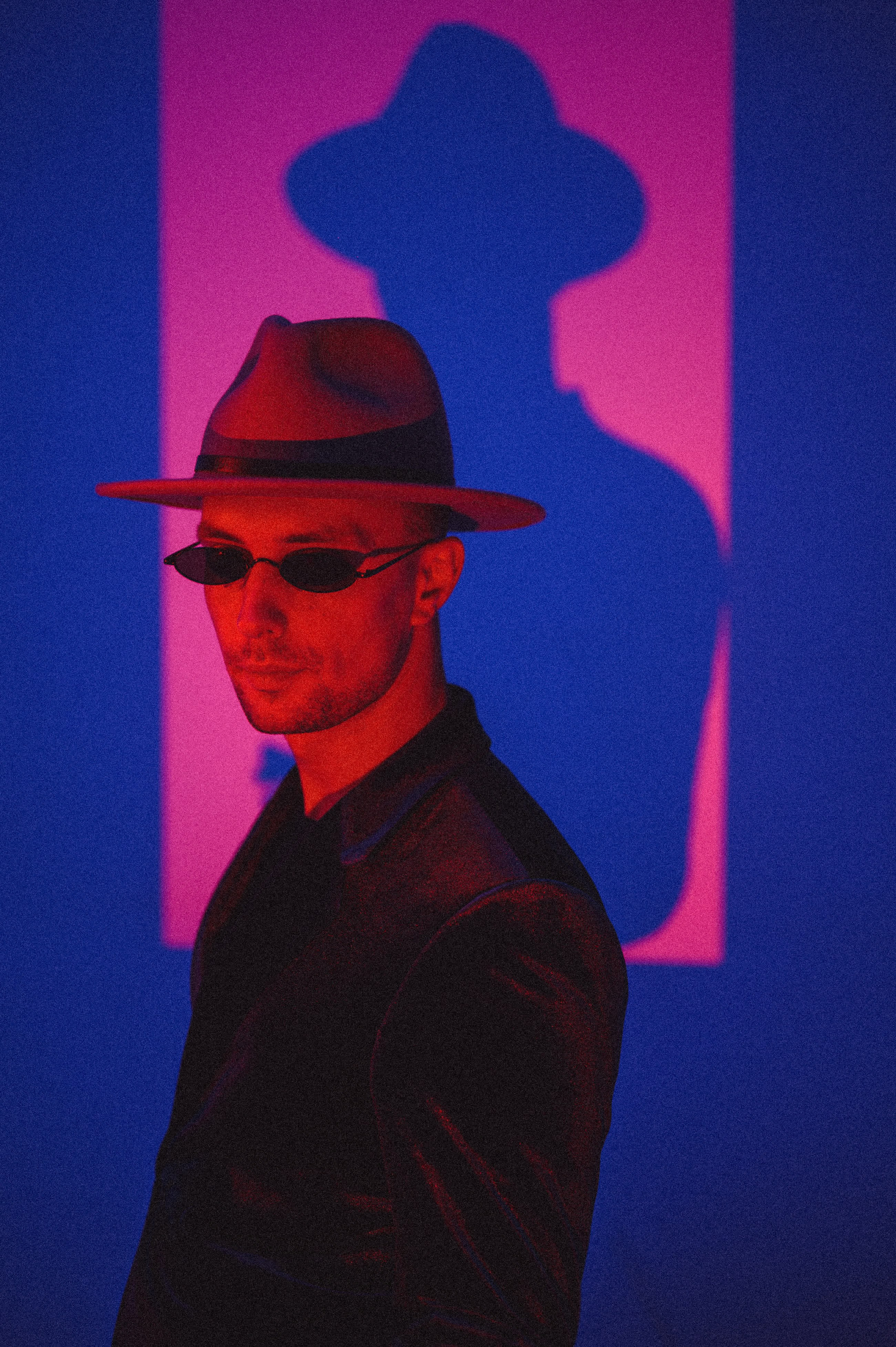 Ведущий Никита Шляндин