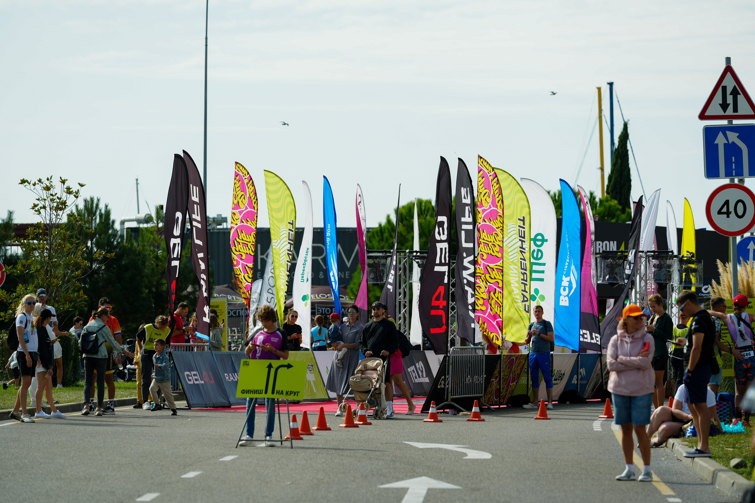 Фотоотчет партнерской интеграции для компании TELE2 на фестивале Ironstar. Репортажный фотограф в Красной Поляне и Сочи Павлюченко Екатерина