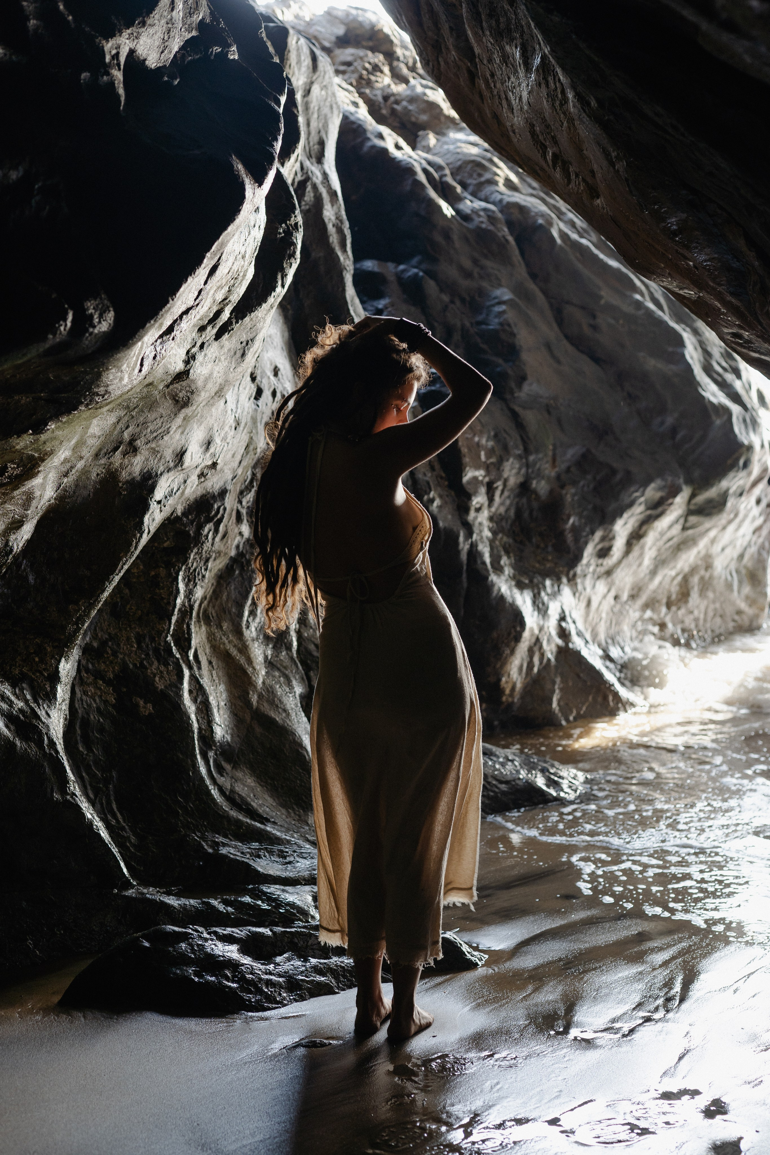 Ксения и море. Фотограф Аля Овчарова