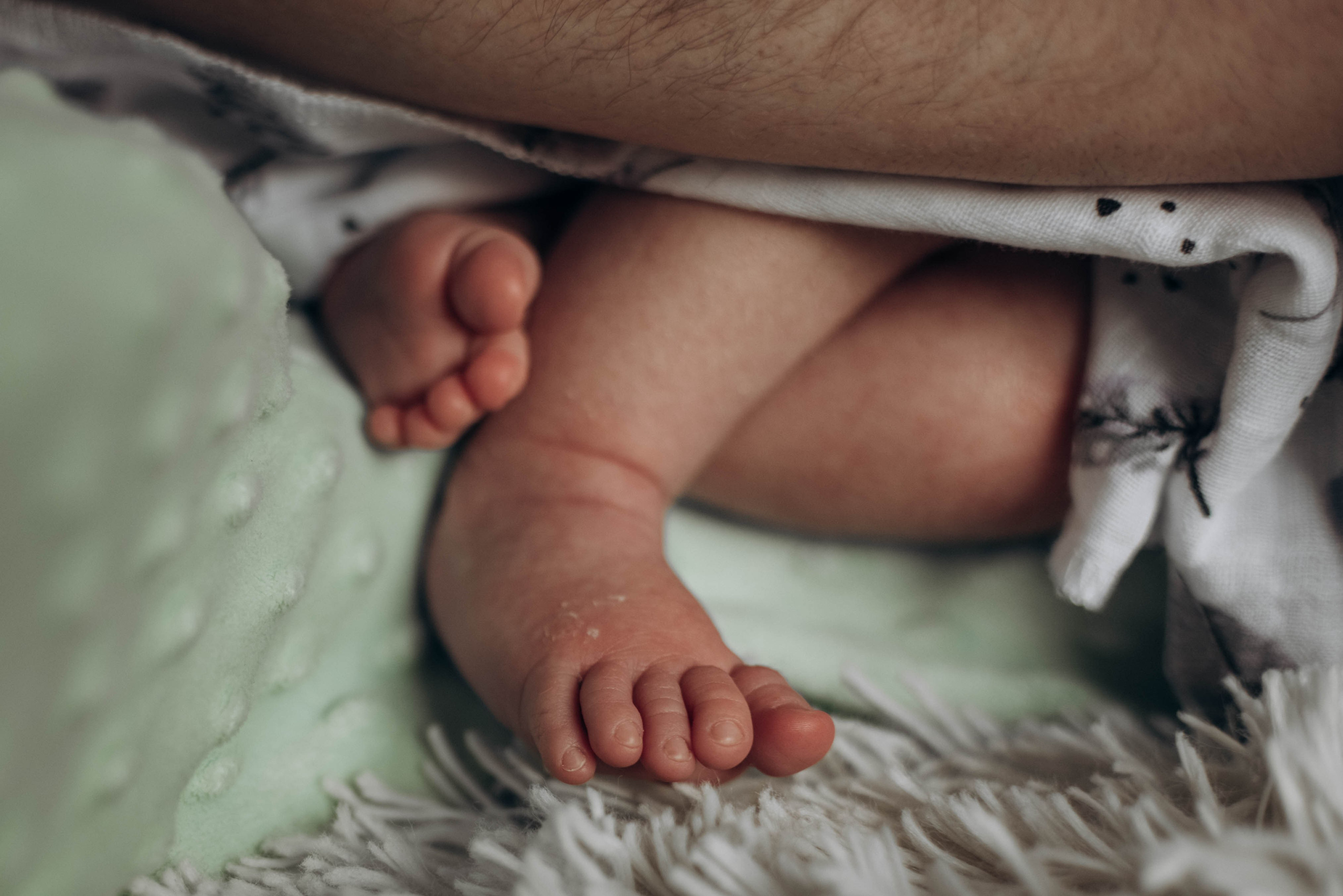 Большое маленькое чудо. Домашняя съемка новорожденного. Семейный фотограф в Железнодорожном Масаева Елена