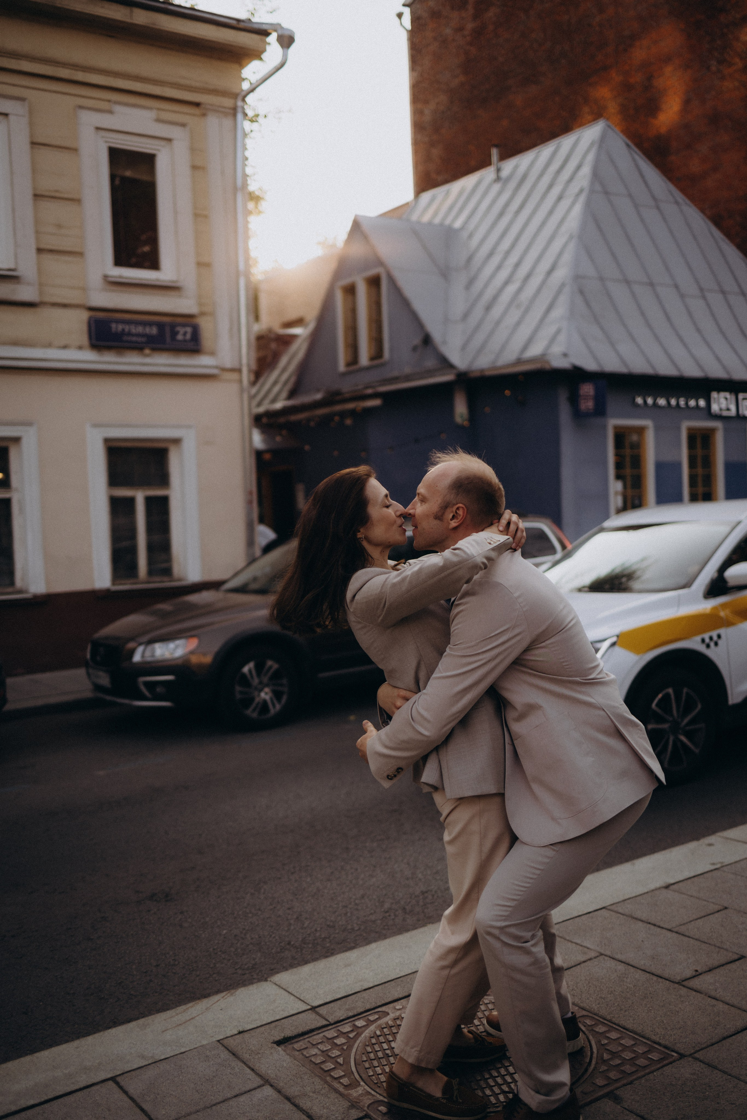 Прогулочная фотосессия влюбленных. Семейный фотограф в Москве и Люберцах Юлия Гуськова