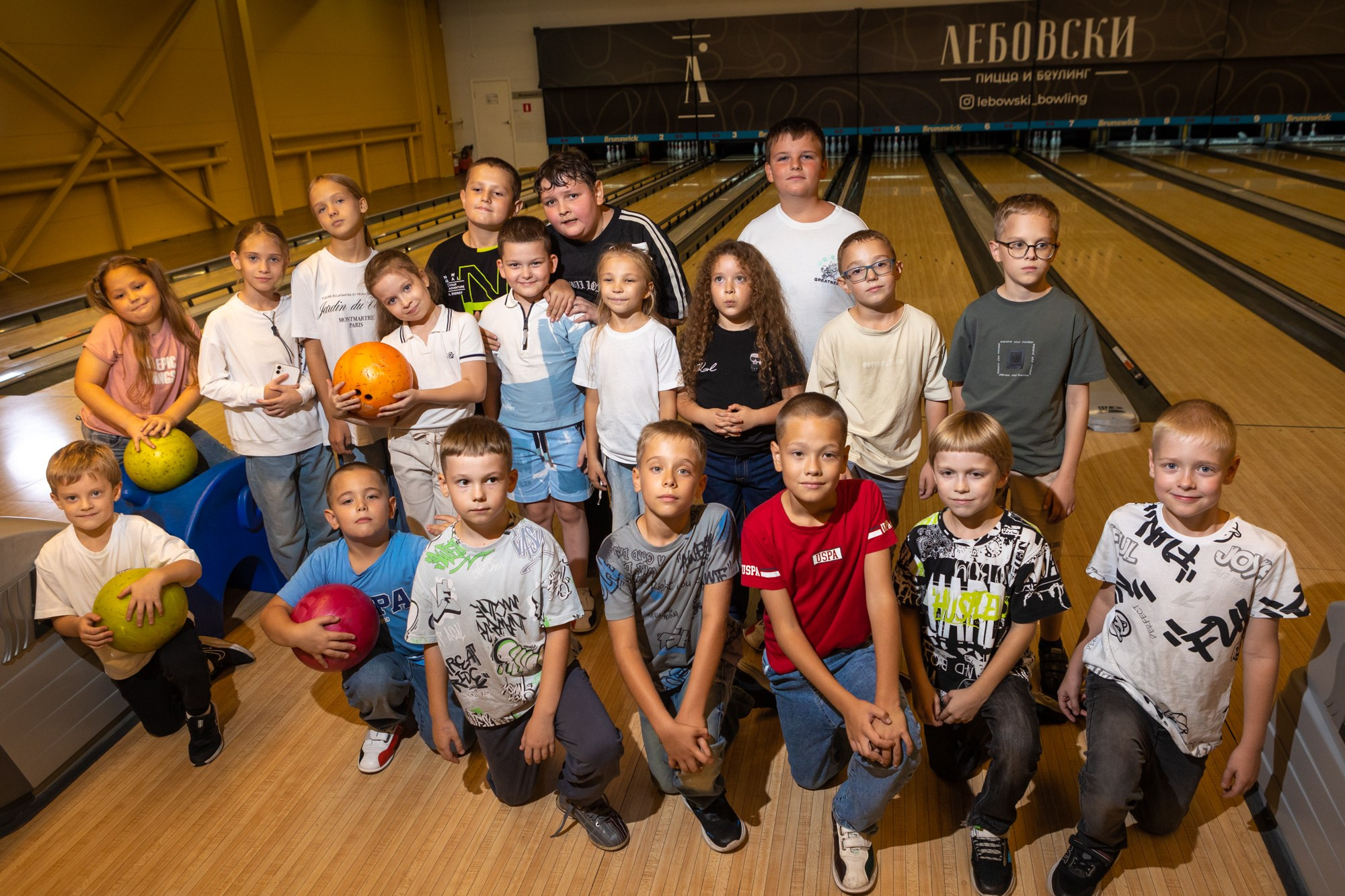 День рождения в боулинг-центре. Фотограф в Оренбурге. Профессиональный фотограф
