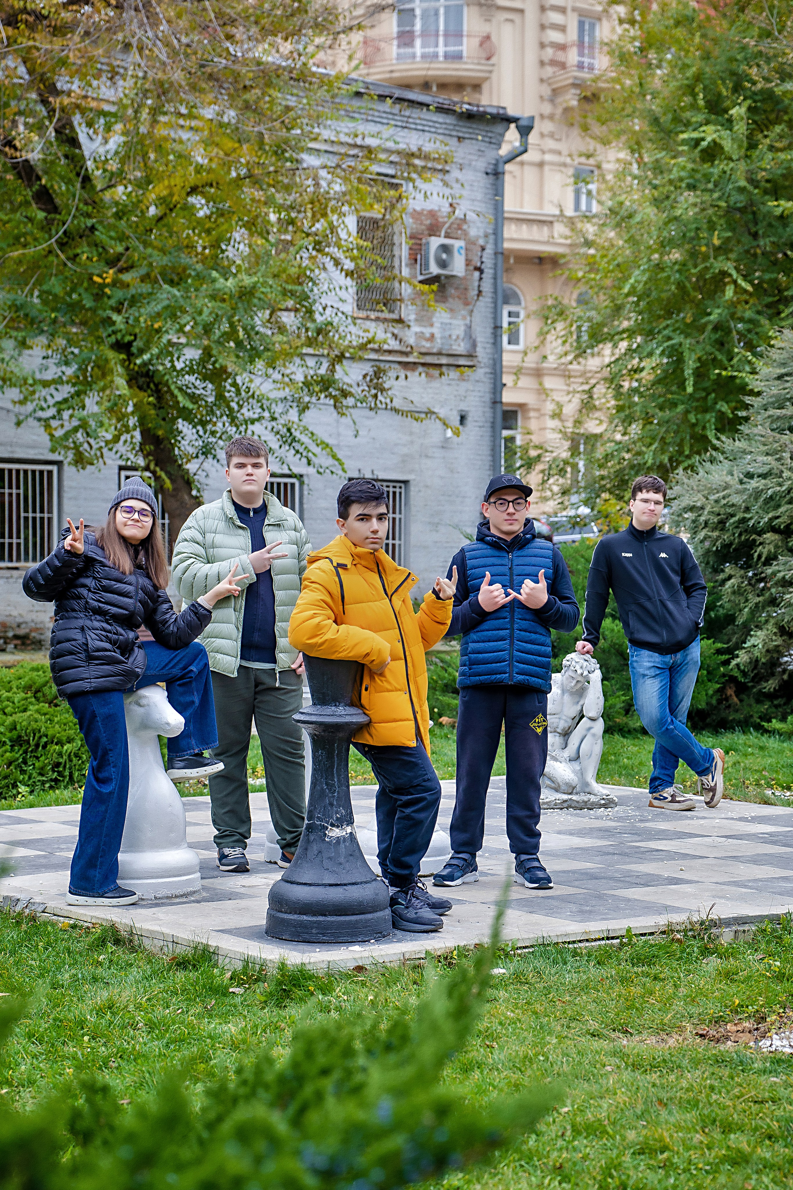 Фотосессия ШКОЛА 32 КЛАСС 11А Выпуск 2026. Современные Выпускные Альбомы в Ростове-на-Дону