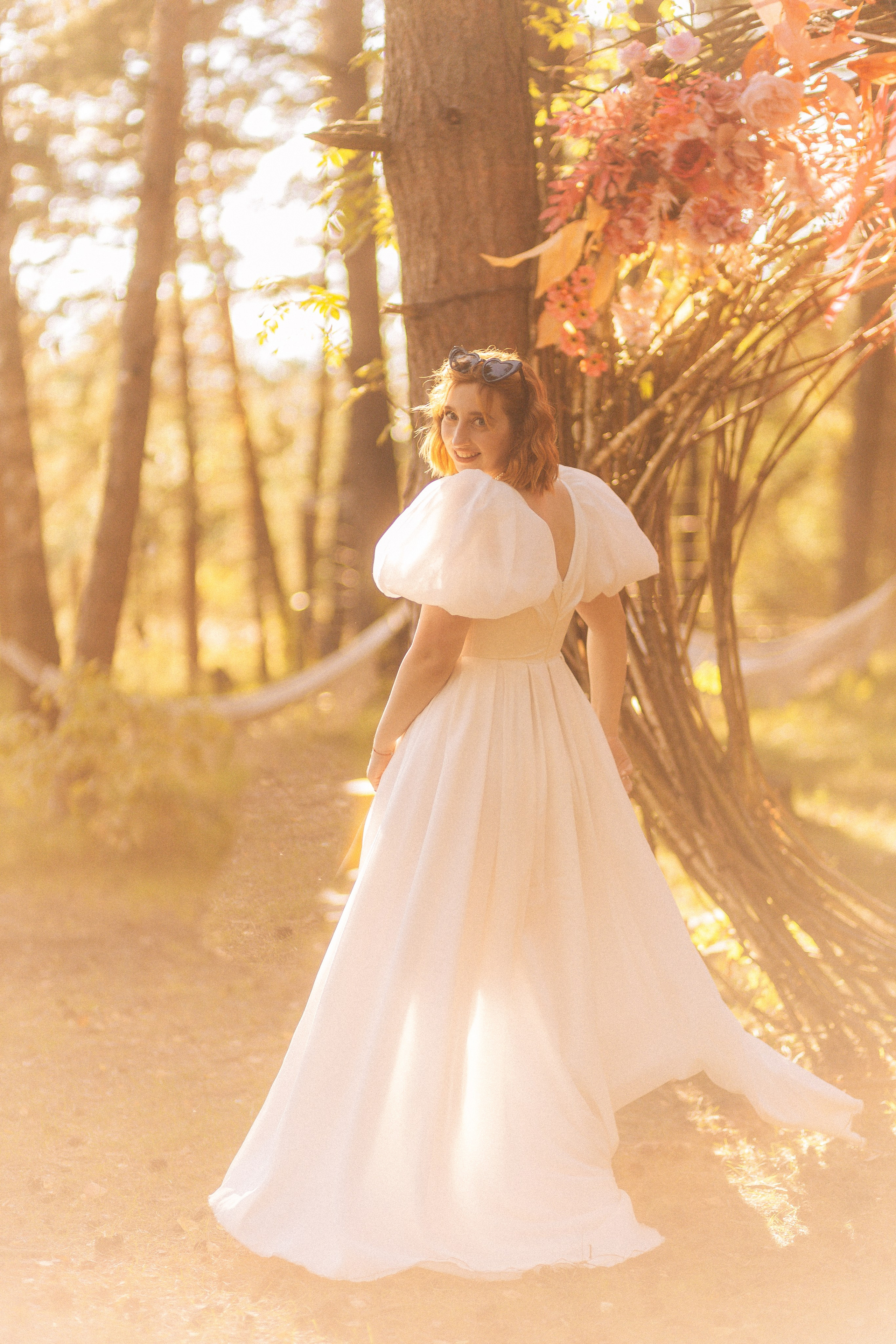 Корги свадьба в сосновом лесу. Фотограф Москва Жуковский Раменское